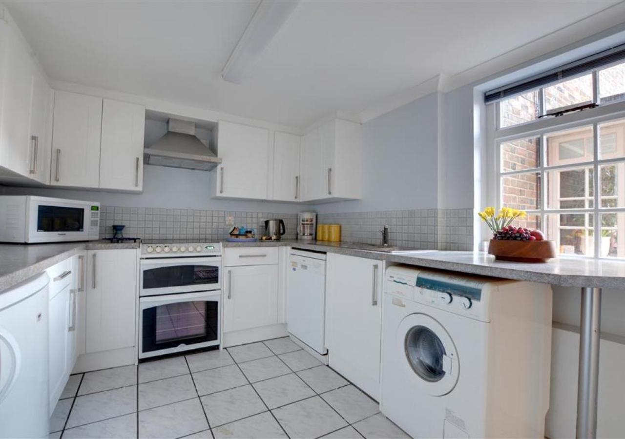 Royal Tunbridge Wells Vacations - Stable Mews Cottage - Property Image 2