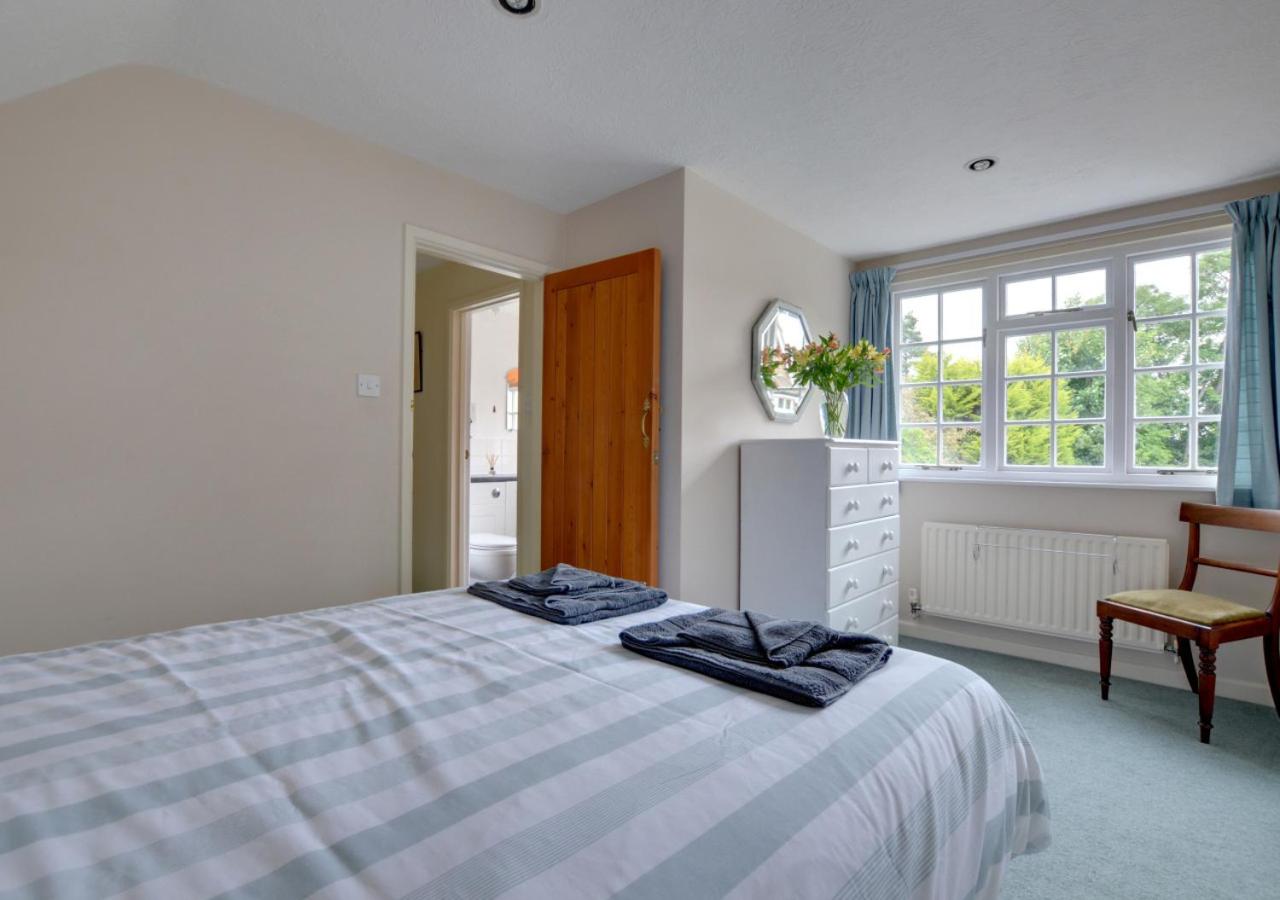 Royal Tunbridge Wells Vacations - Stable Mews Cottage - Property Image 8