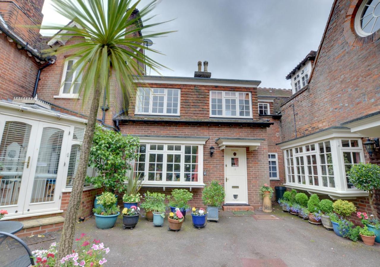 Royal Tunbridge Wells Vacations - Stable Mews Cottage - Property Image 12