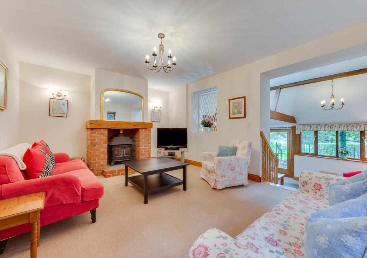 3 Bed in Hartfield oc-tw653 view 3