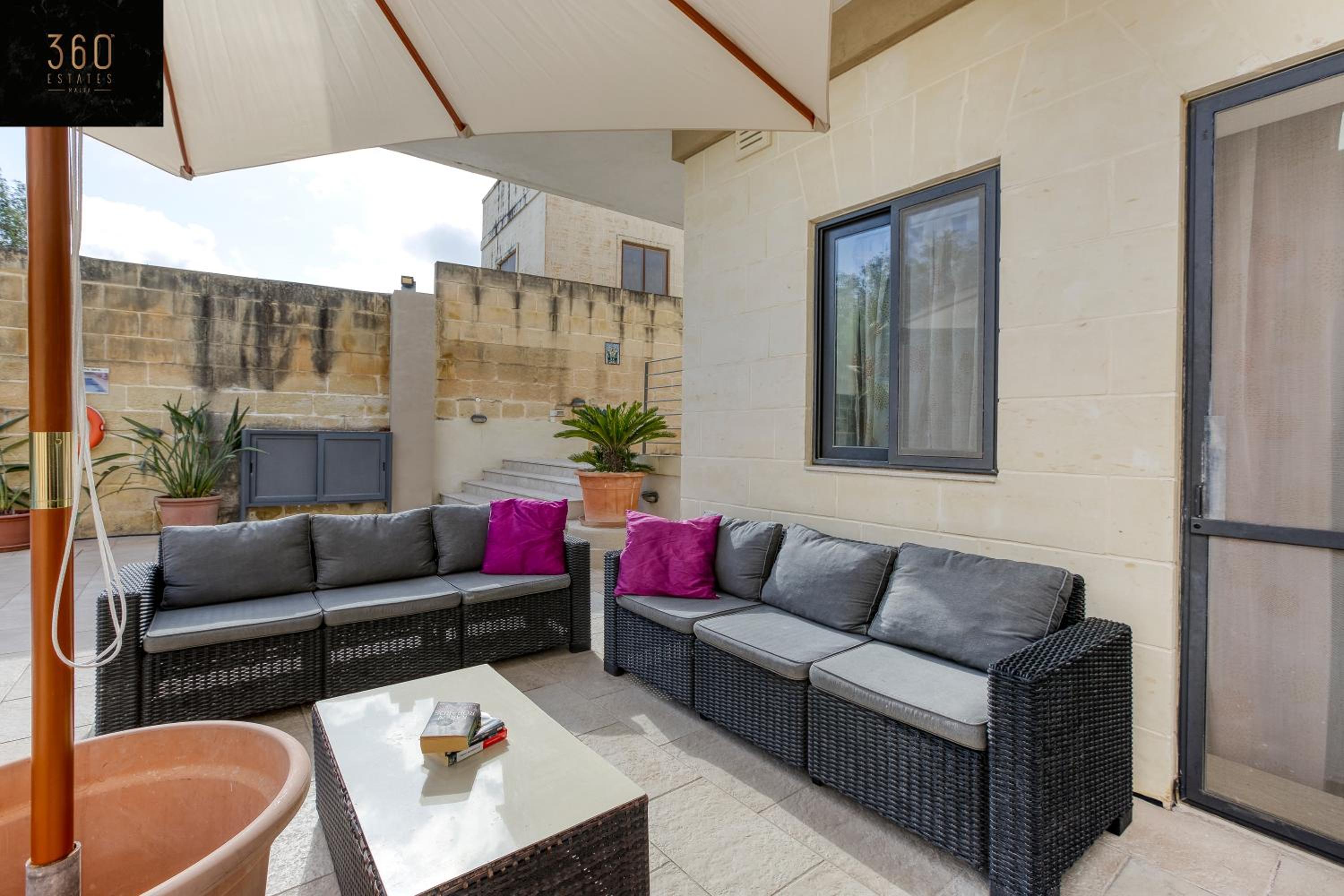A beautiful 4BR villa with private pool & deck by 360 Estates