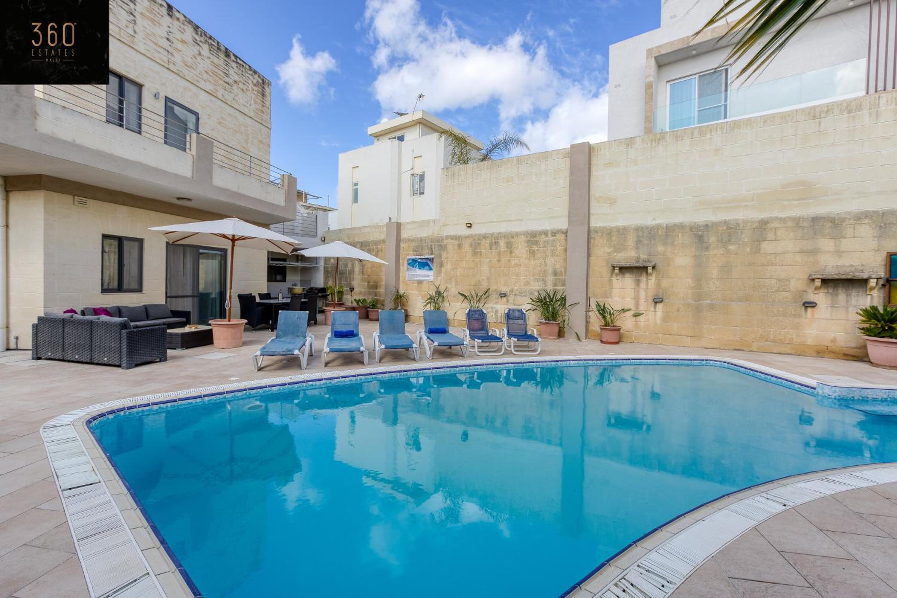 A beautiful 4BR villa with private pool & deck by 360 Estates