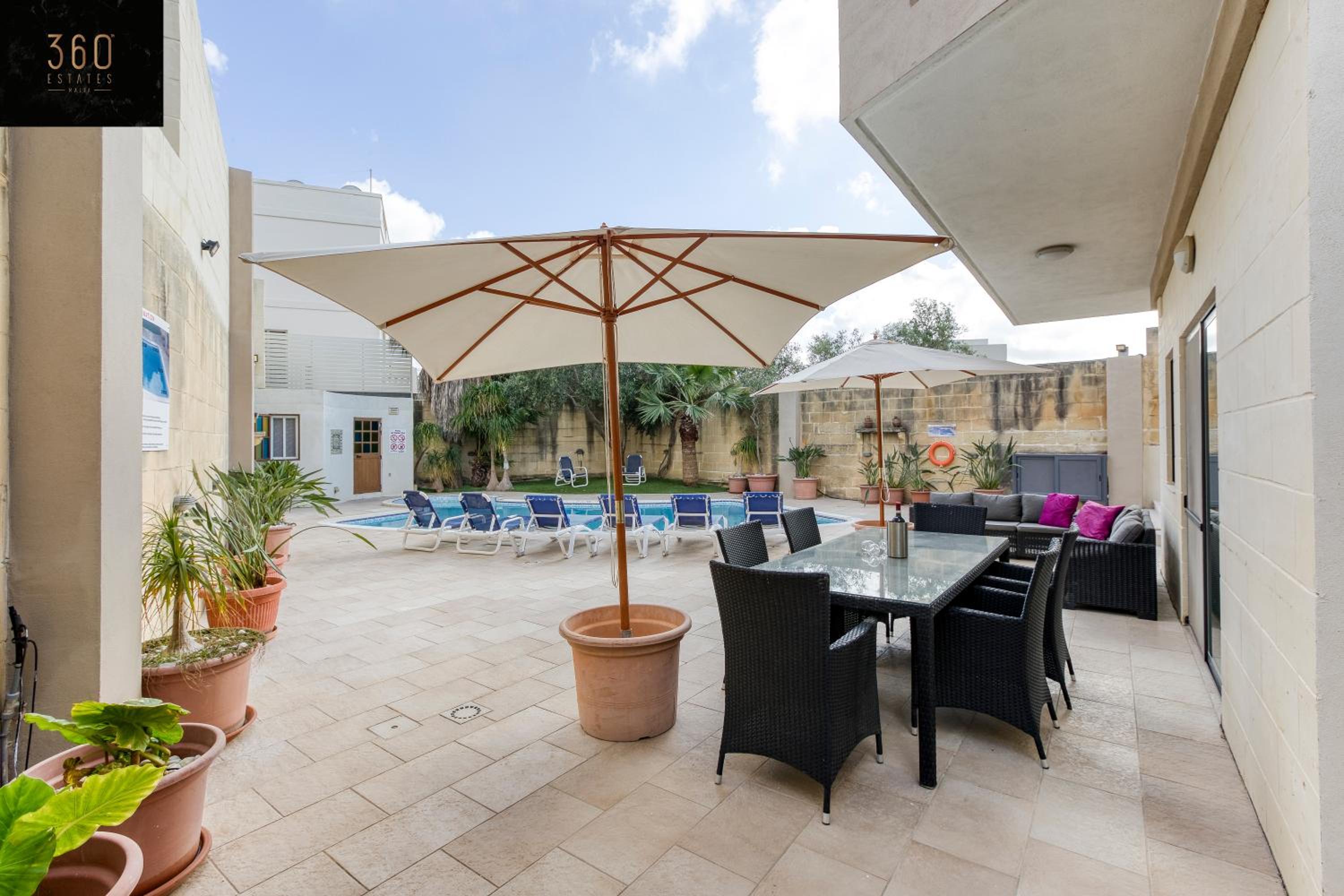 A beautiful 4BR villa with private pool & deck by 360 Estates