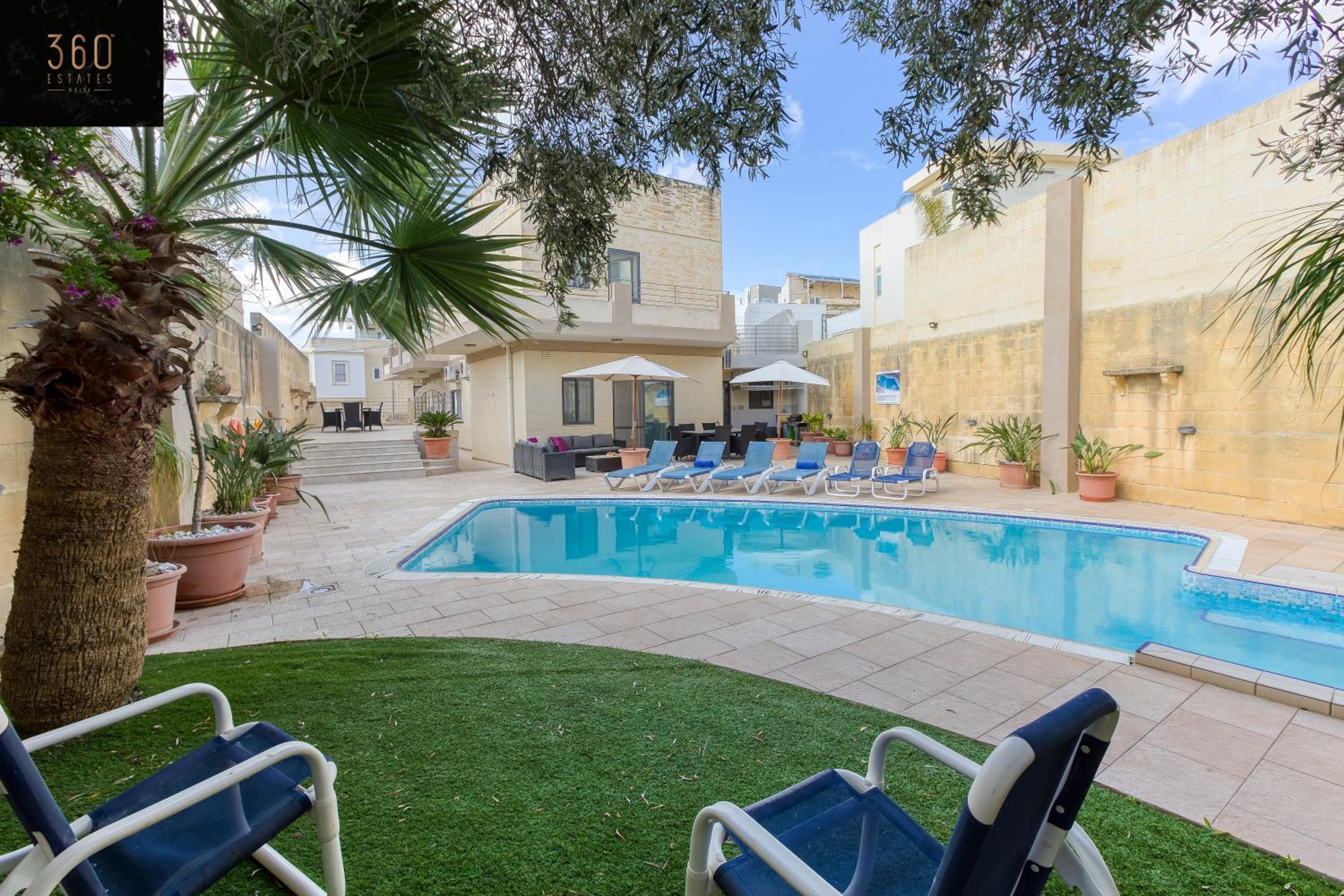 A beautiful 4BR villa with private pool & deck by 360 Estates