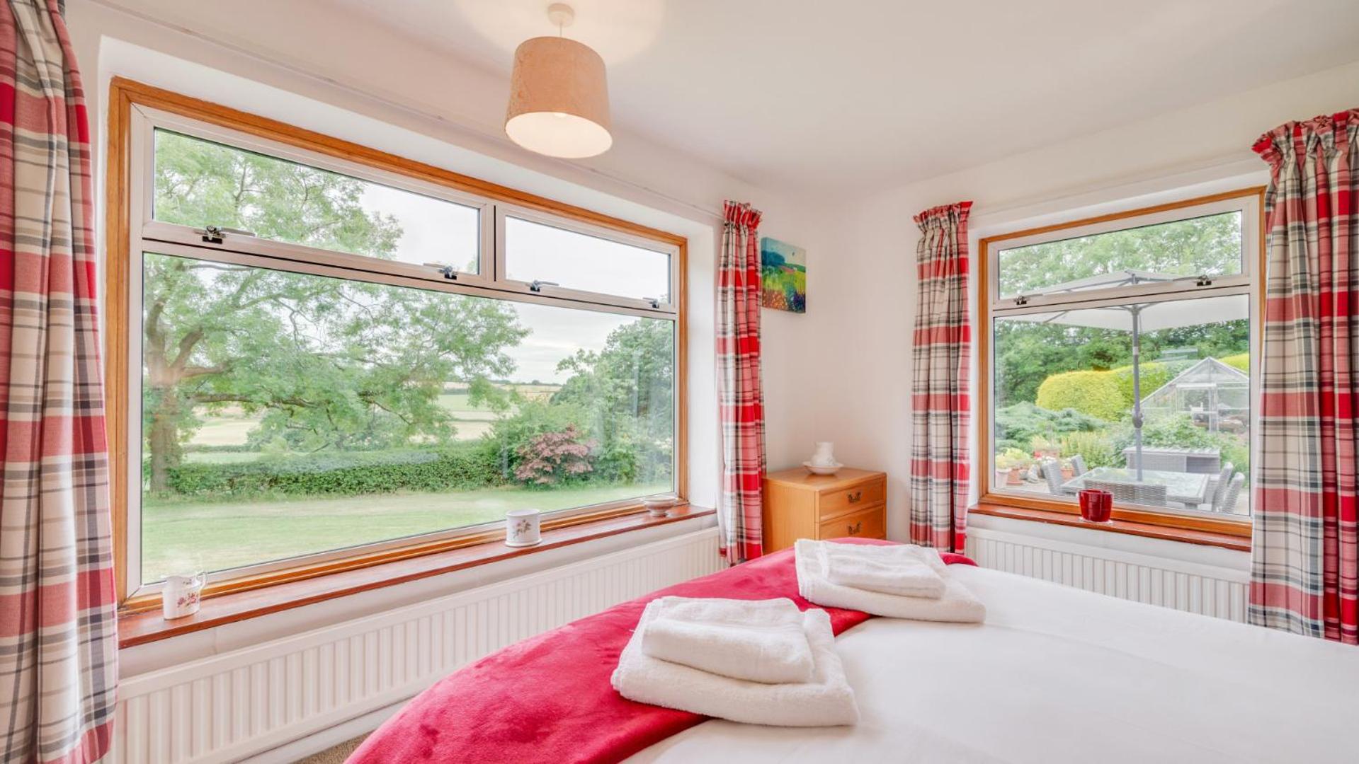 3 Bed in Dronfield oc-dcelle