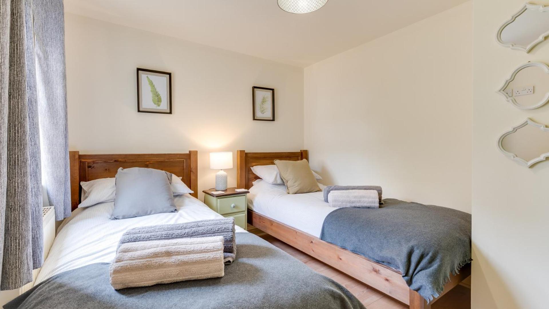 3 Bed in Hope Valley oc-dcherb