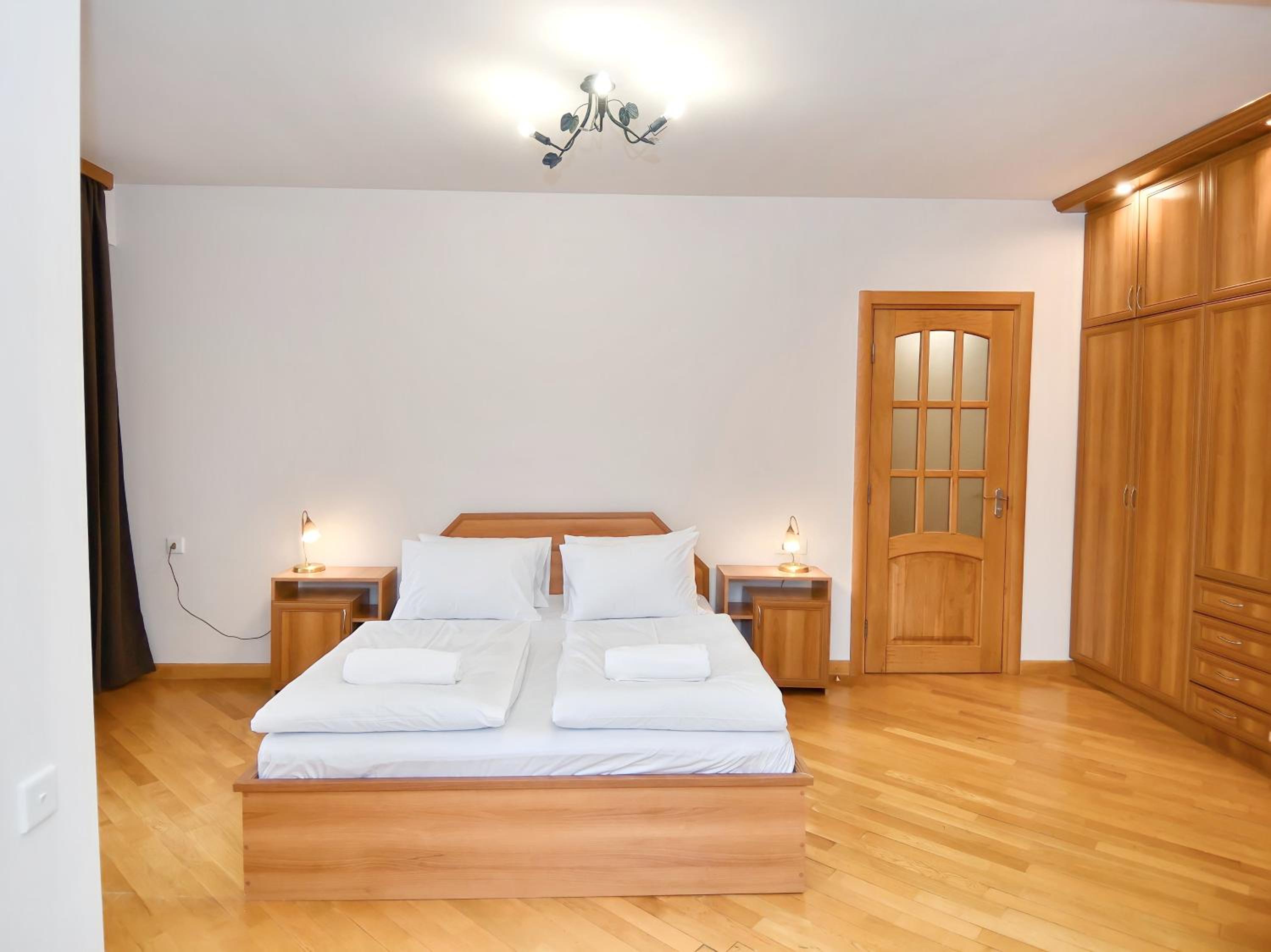 Prime Apartment 2 Bedrooms 2 Bathrooms (145 sq m)With Balconies,On Northern Avenue