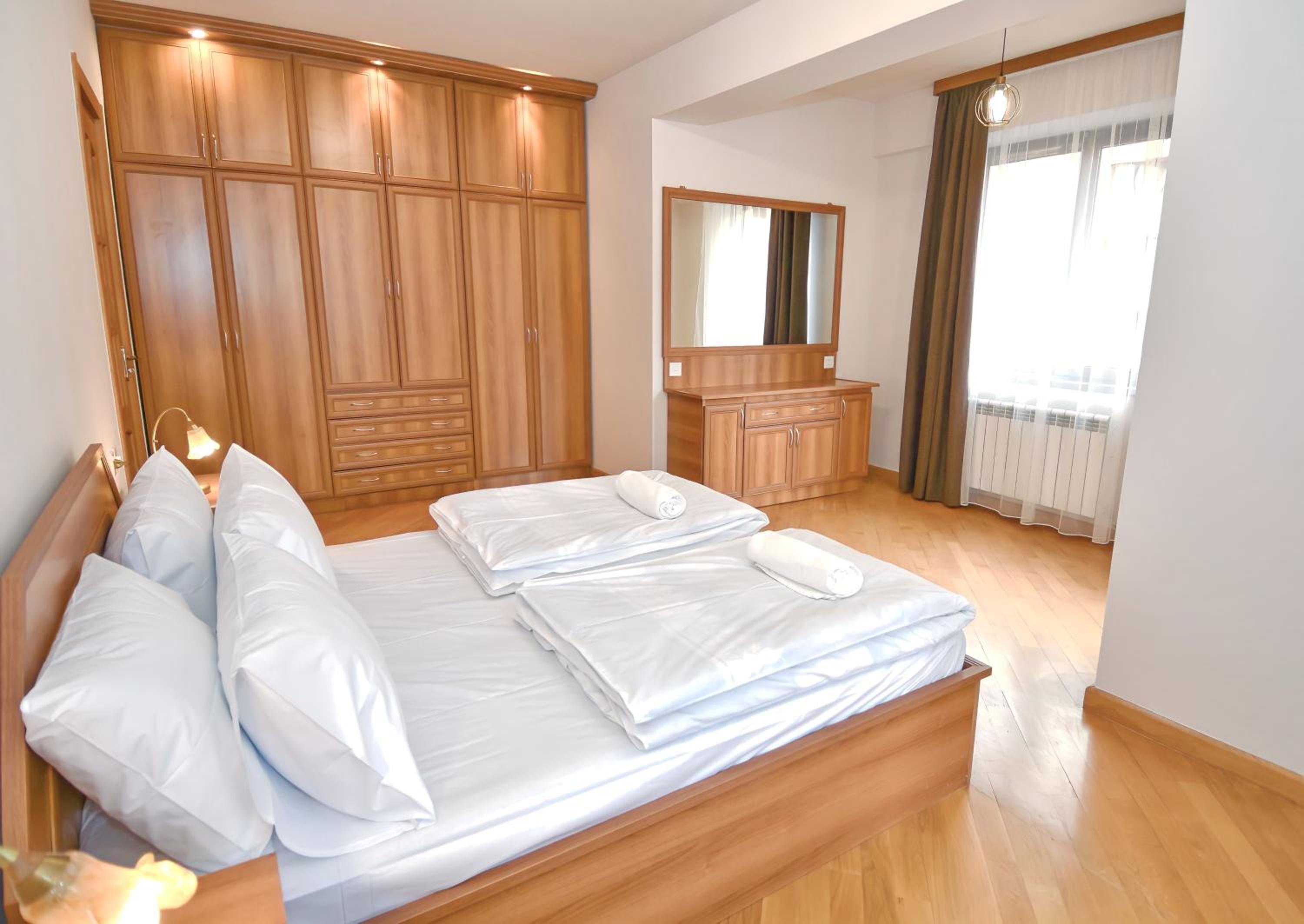 Prime Apartment 2 Bedrooms 2 Bathrooms (145 sq m)With Balconies,On Northern Avenue
