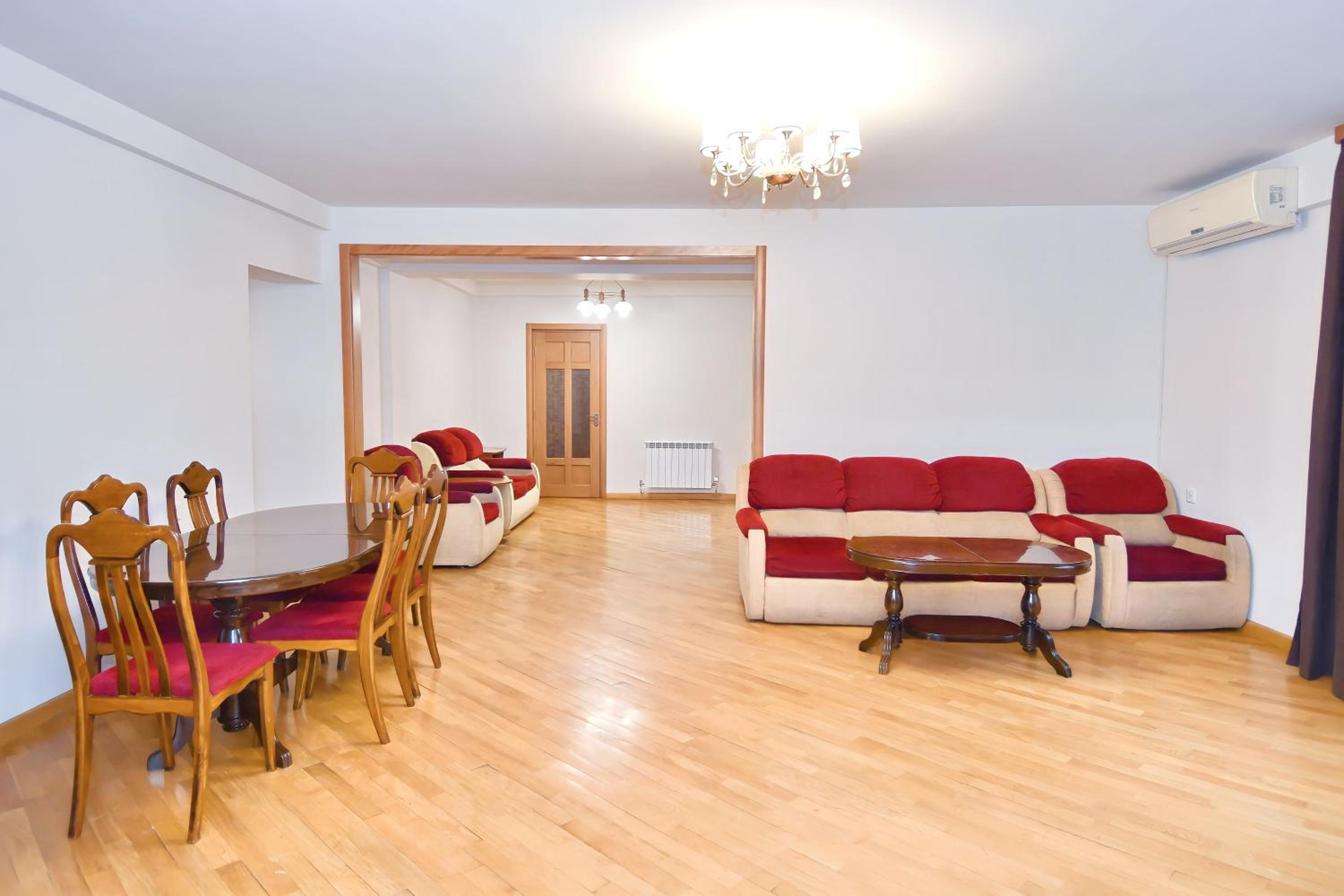 Prime Apartment 2 Bedrooms 2 Bathrooms (145 sq m)With Balconies,On Northern Avenue