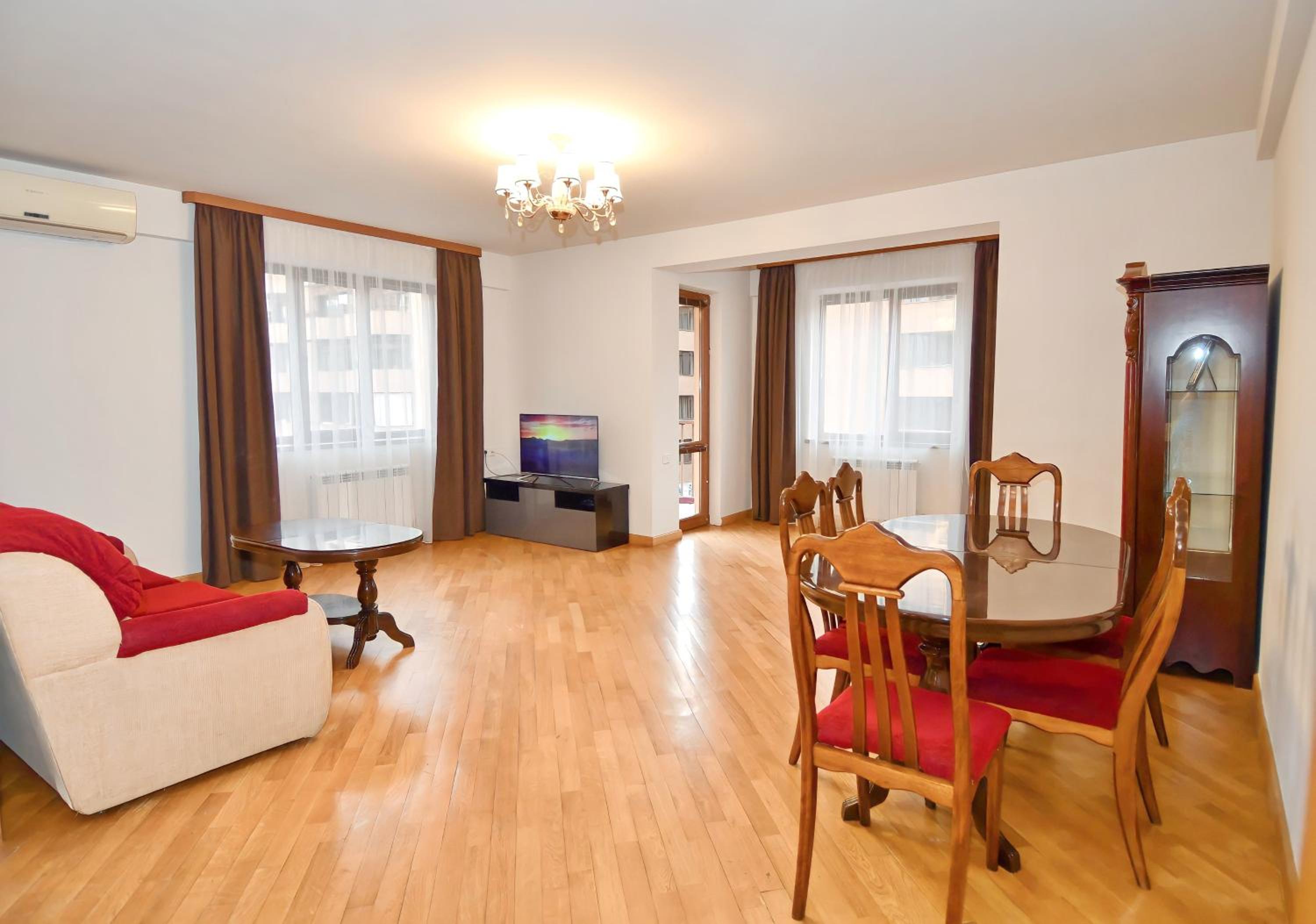 Prime Apartment 2 Bedrooms 2 Bathrooms (145 sq m)With Balconies,On Northern Avenue