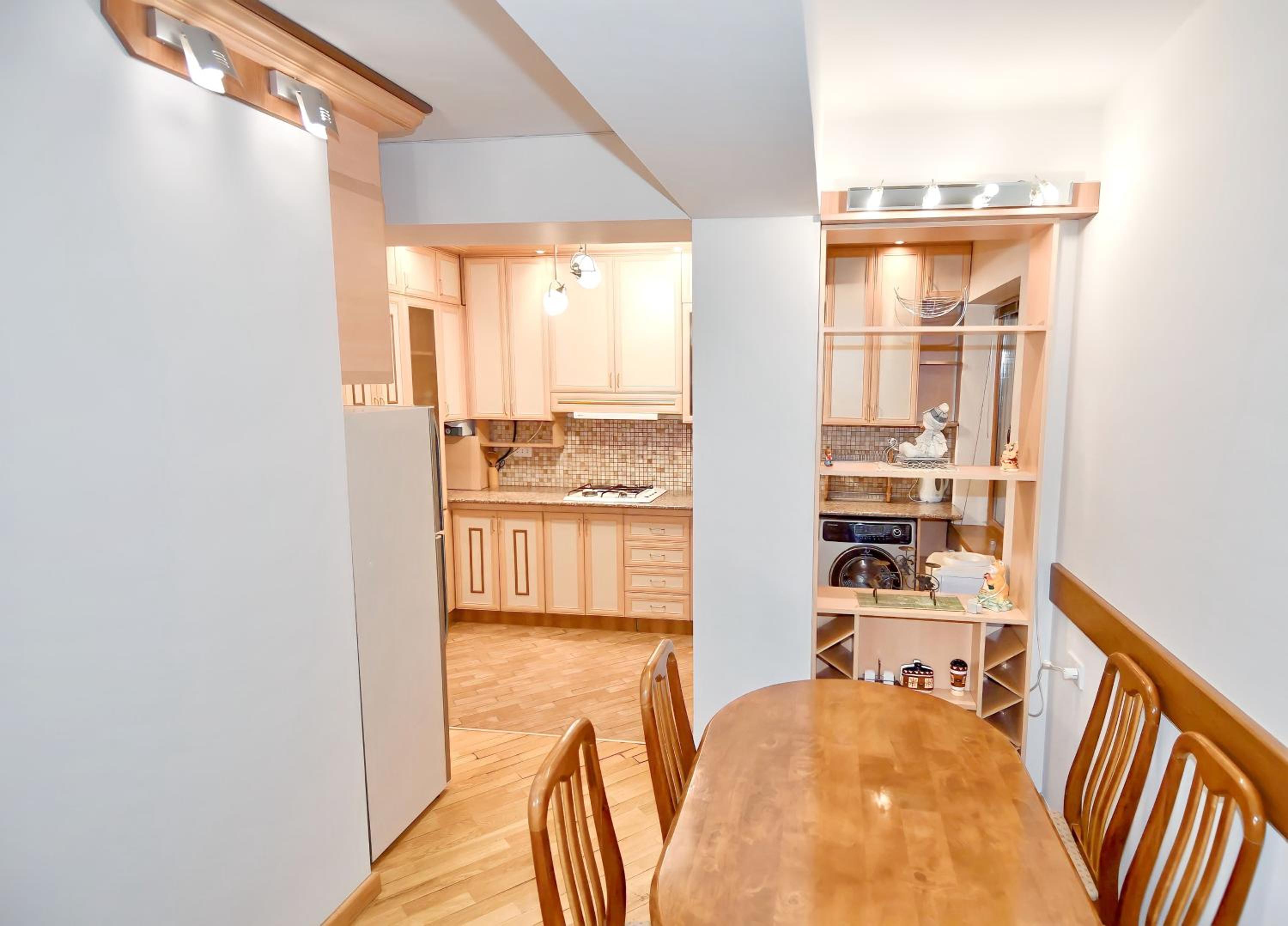 Prime Apartment 2 Bedrooms 2 Bathrooms (145 sq m)With Balconies,On Northern Avenue