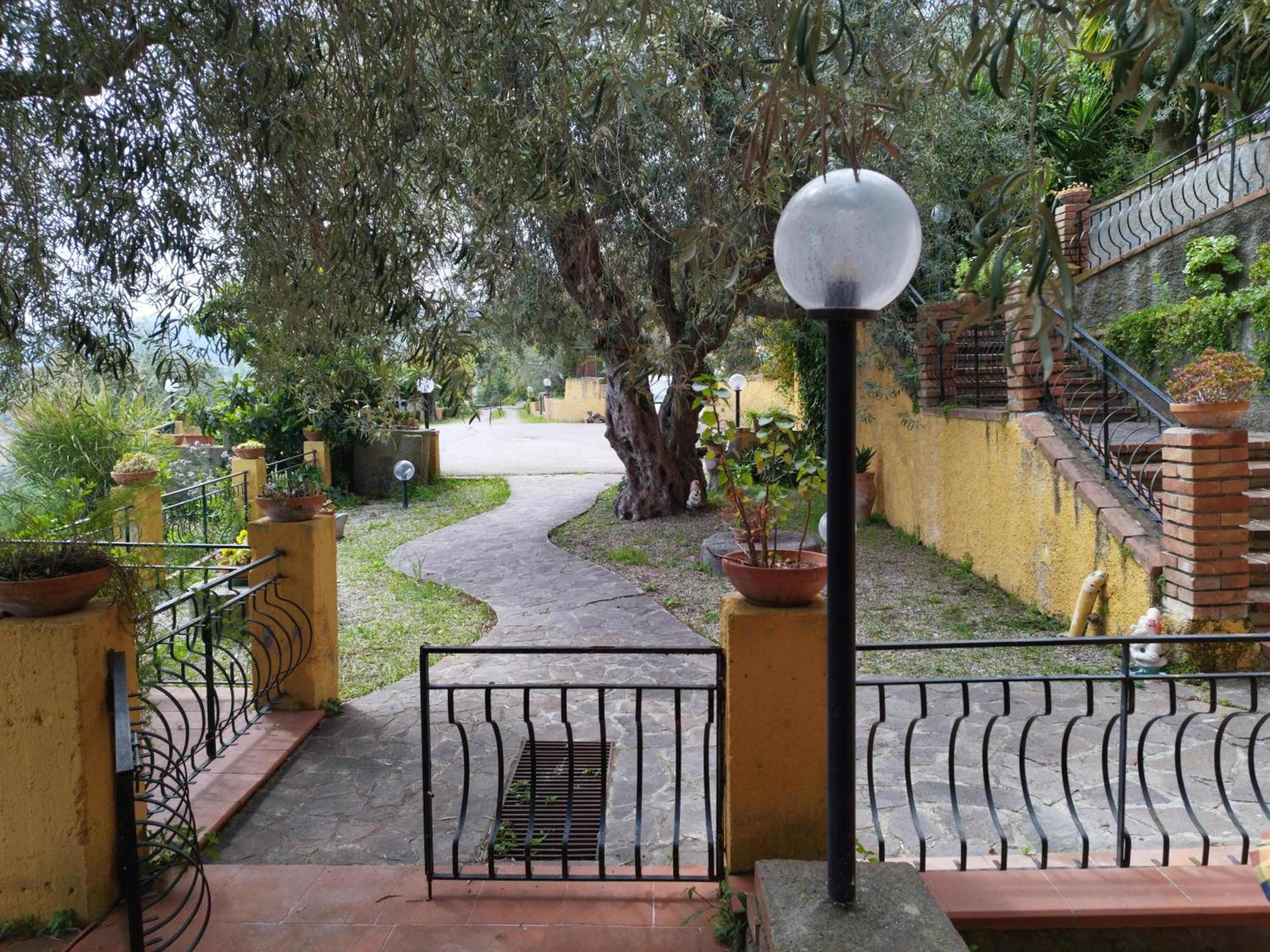 villetta Monte view 3