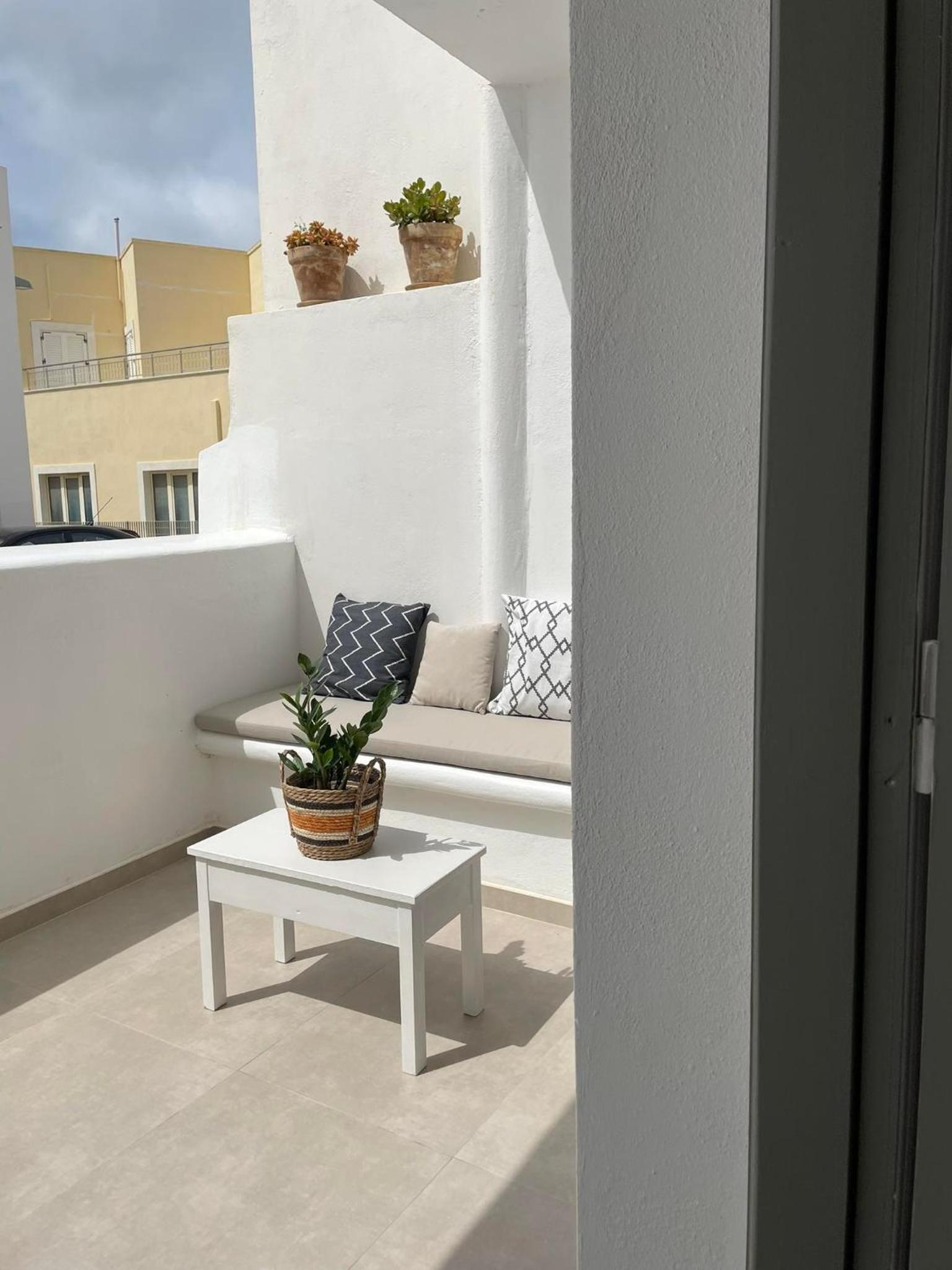 Konstantza's Elegant Apartment photo 4