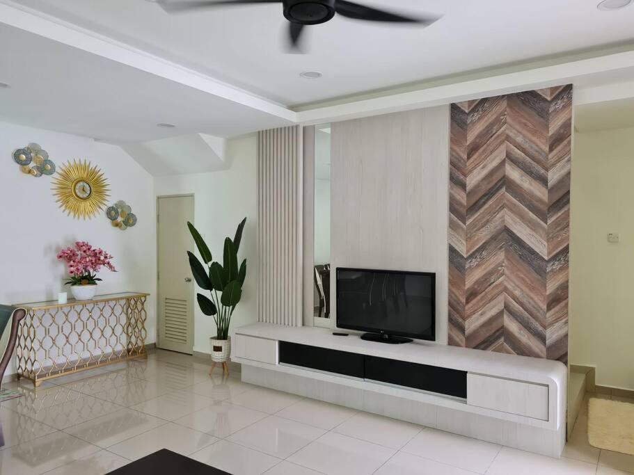 D'has Homestay, Tmn Seri Impian, Kluang, Johor photo 1