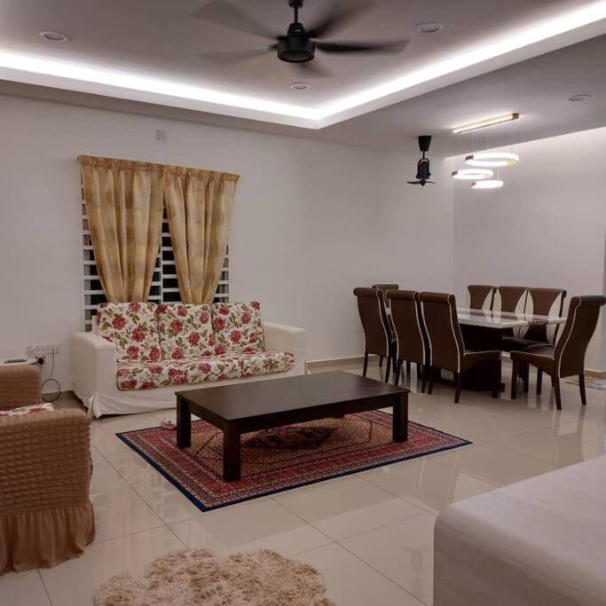 D'has Homestay, Tmn Seri Impian, Kluang, Johor photo 6
