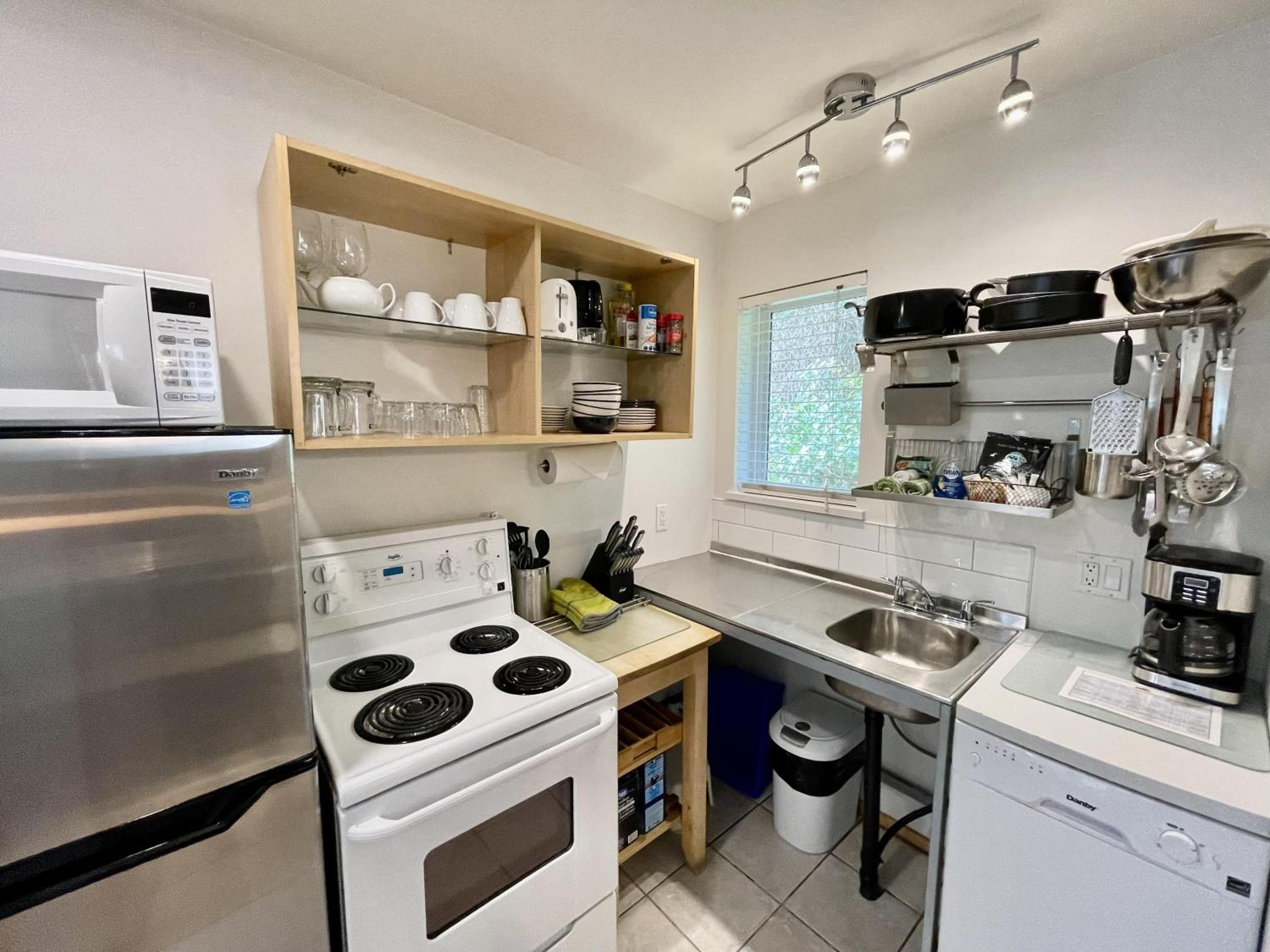 Great Cabin In Close To Walking Trails And Beaches - 13T - Image 3