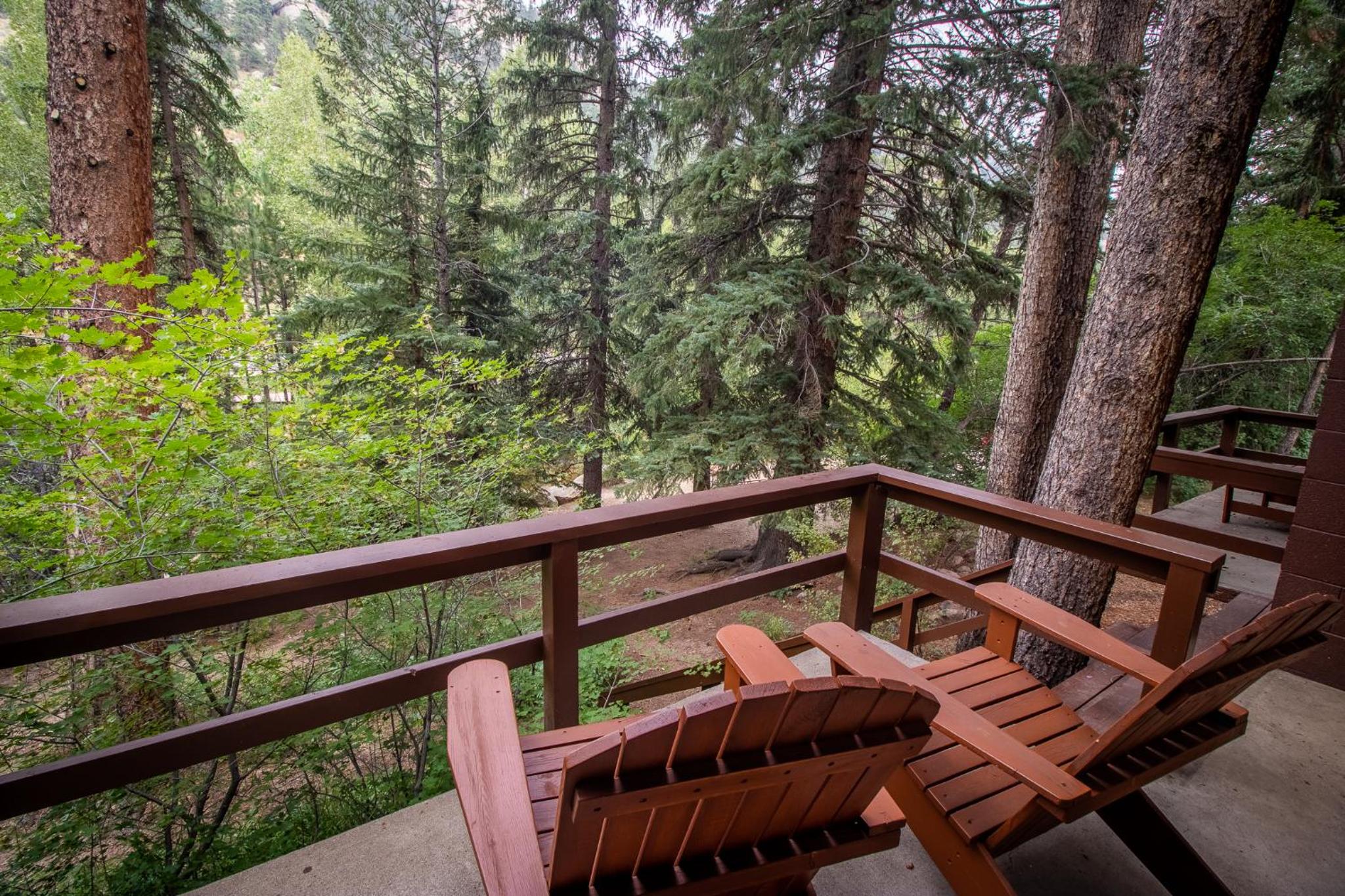 Castle Mountain Lodge