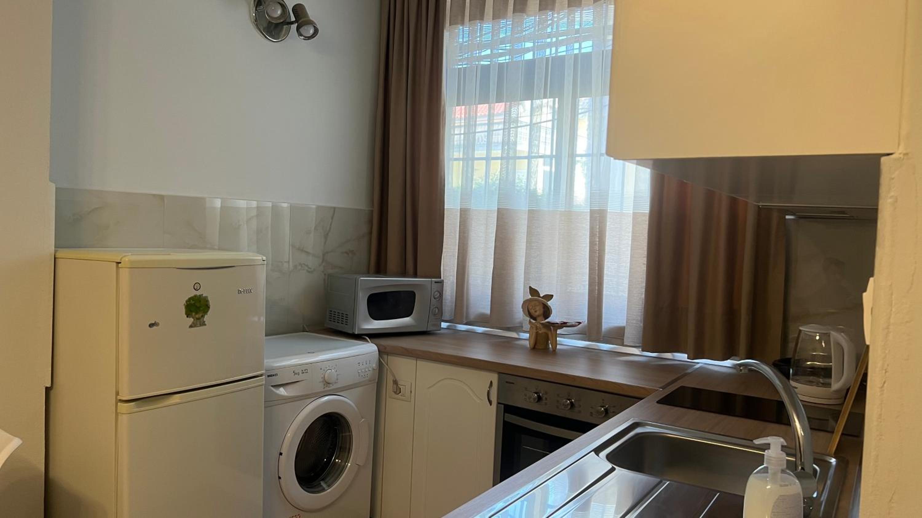 SaEl Apartments