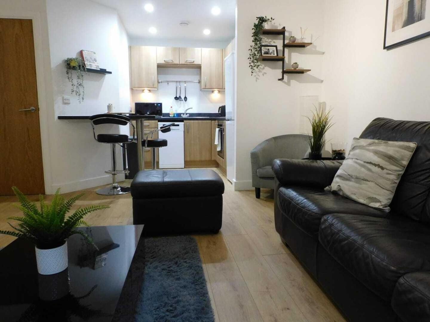 Stylish 2-Bed Apartment in Manchester City Centre