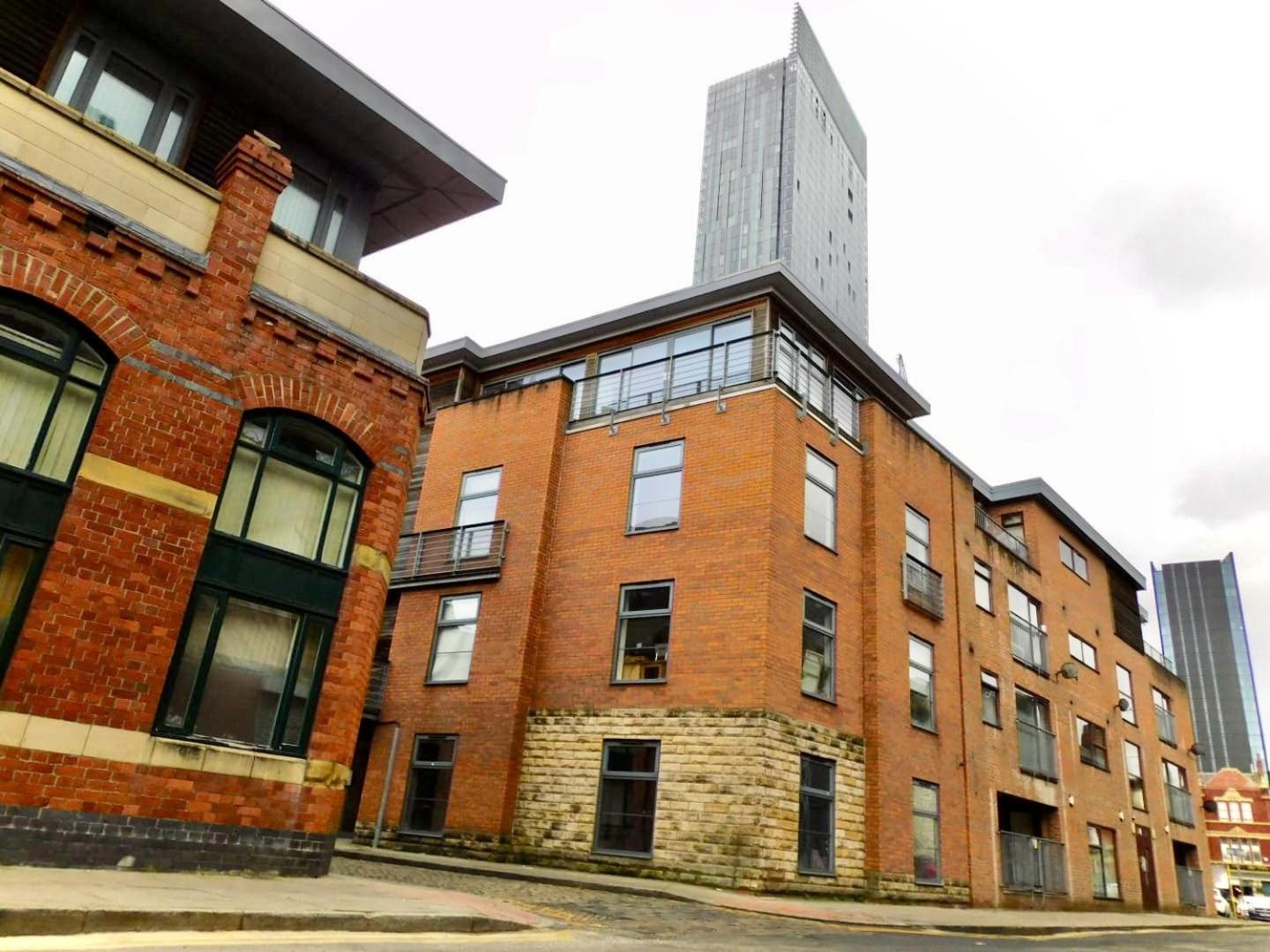 Stylish 2-Bed Apartment in Manchester City Centre — Manchester