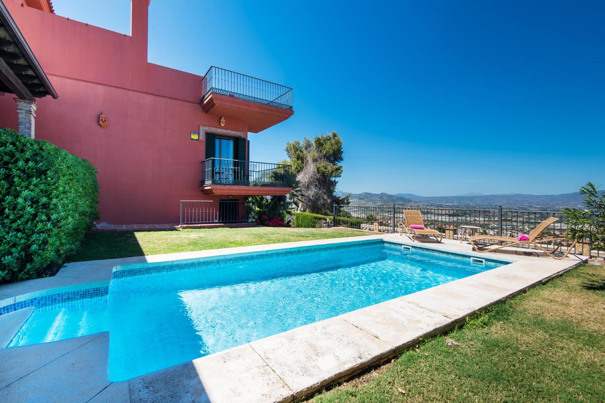 VILLA ANDALUCIA ATLANTIDA, casa con piscina privada