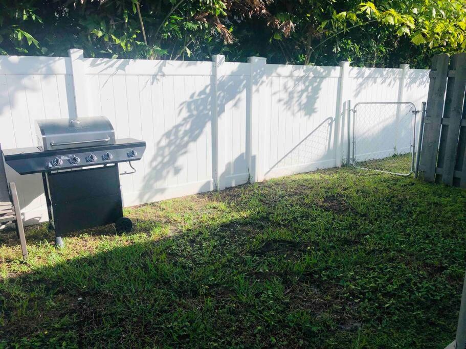 Spacious 2bd 2bath private yard, free parking, pets welcome
