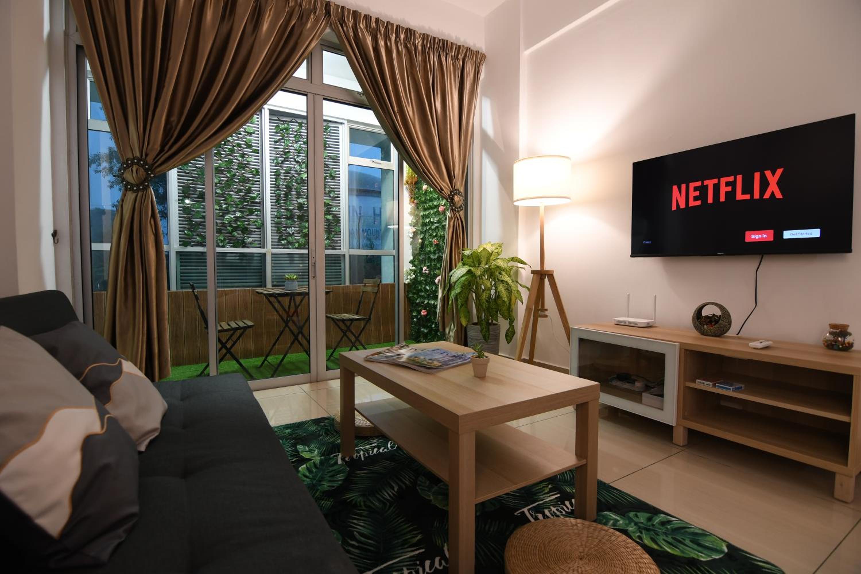 Mount Austin Midori Green 8 Pax Free Wi-Fi 500Mbps Netflix
