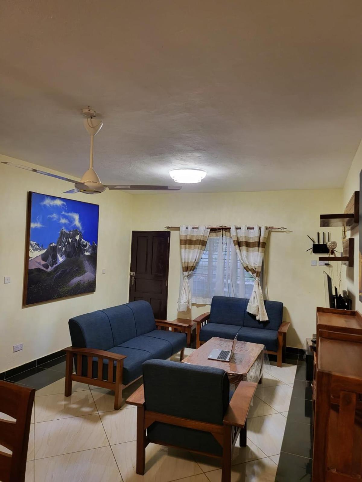LeoMar 2 Diani Beach Ferienhaus mit grossen tropischen Garten und Pool