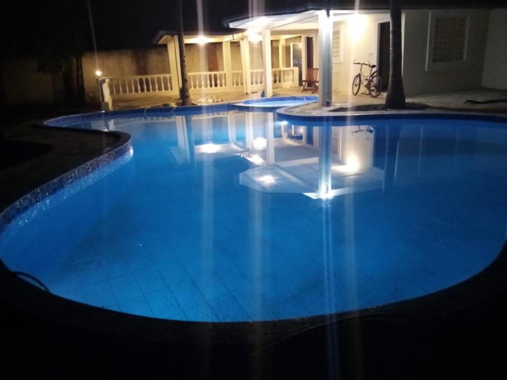 LeoMar 2 Diani Beach Ferienhaus mit grossen tropischen Garten und Pool