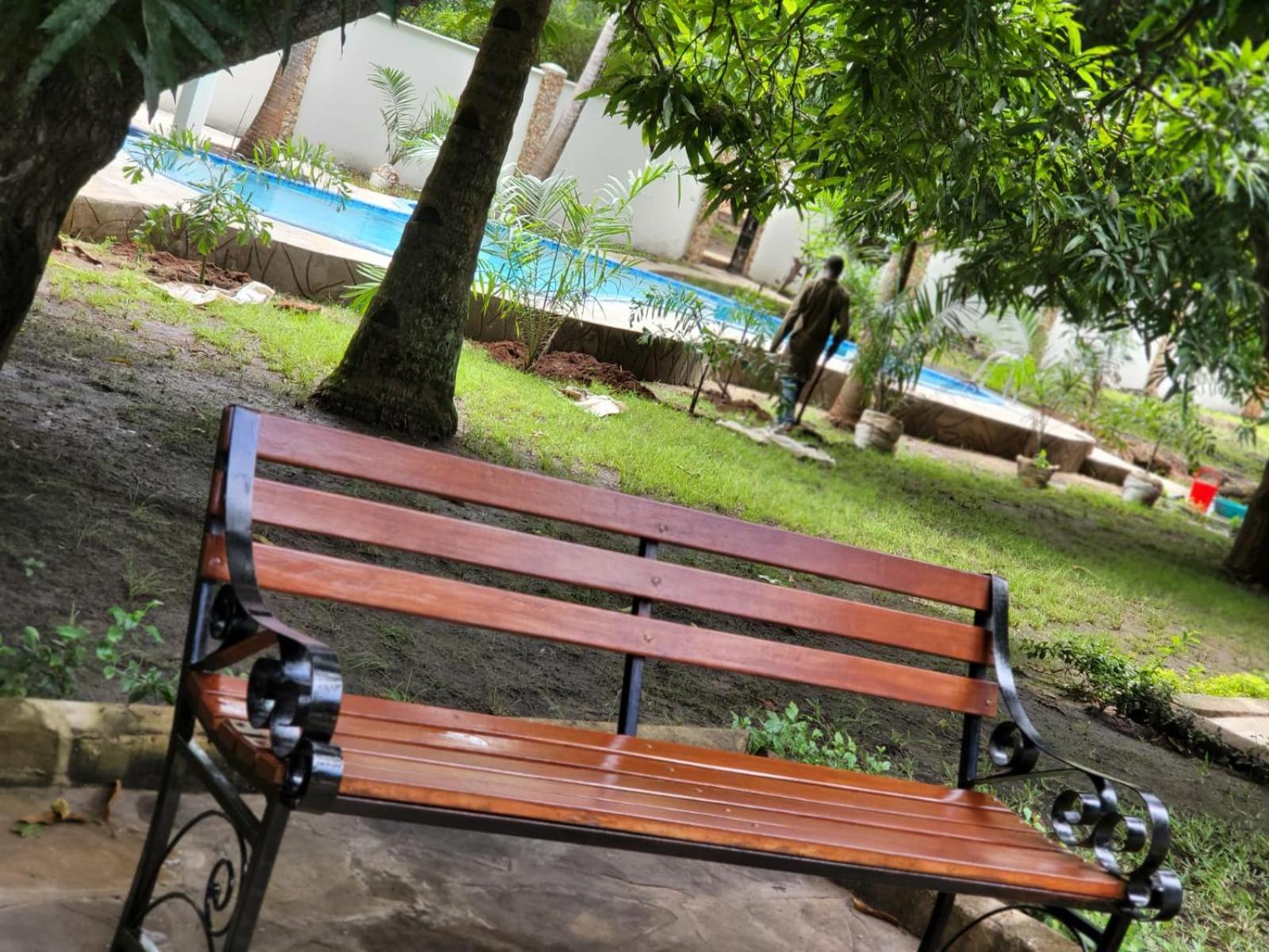 LeoMar 2 Diani Beach Ferienhaus mit grossen tropischen Garten und Pool