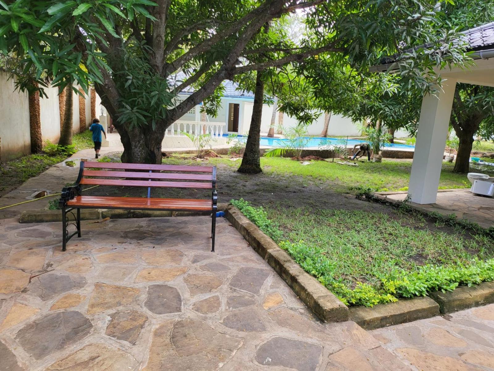 LeoMar 2 Diani Beach Ferienhaus mit grossen tropischen Garten und Pool