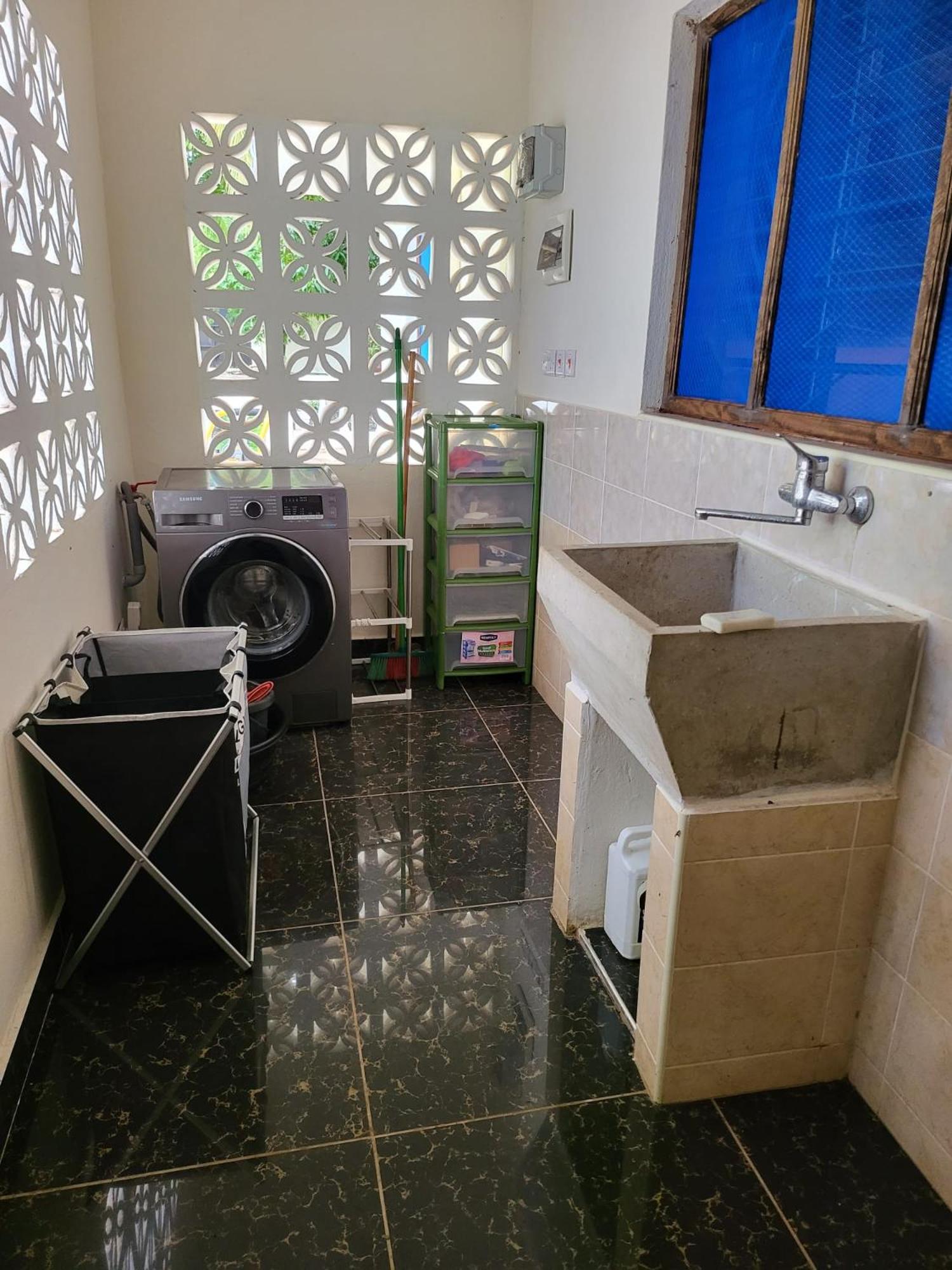 LeoMar 2 Diani Beach Ferienhaus mit grossen tropischen Garten und Pool