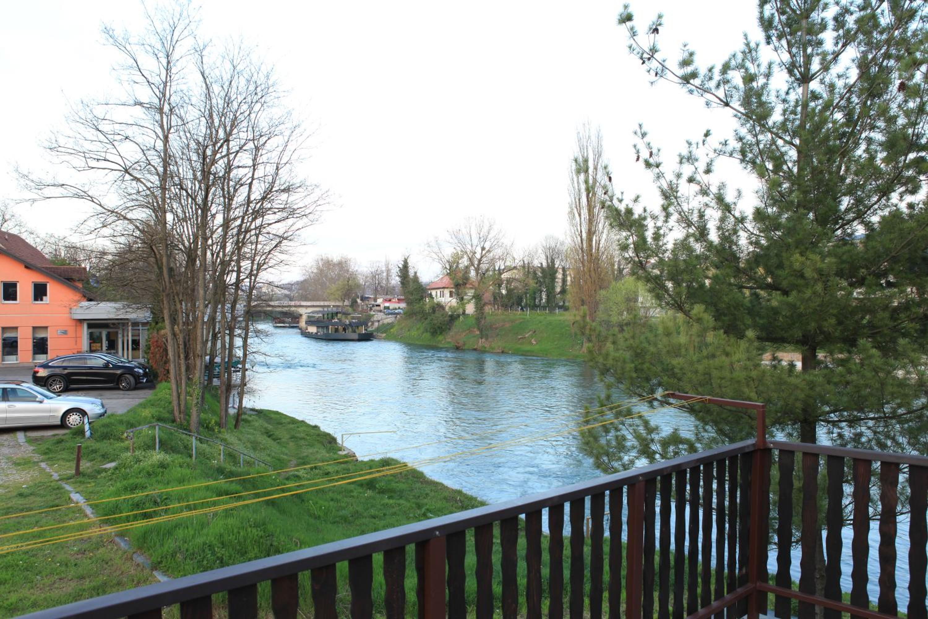 Riverside Panorama Apartment 1 near City Center Brko 1