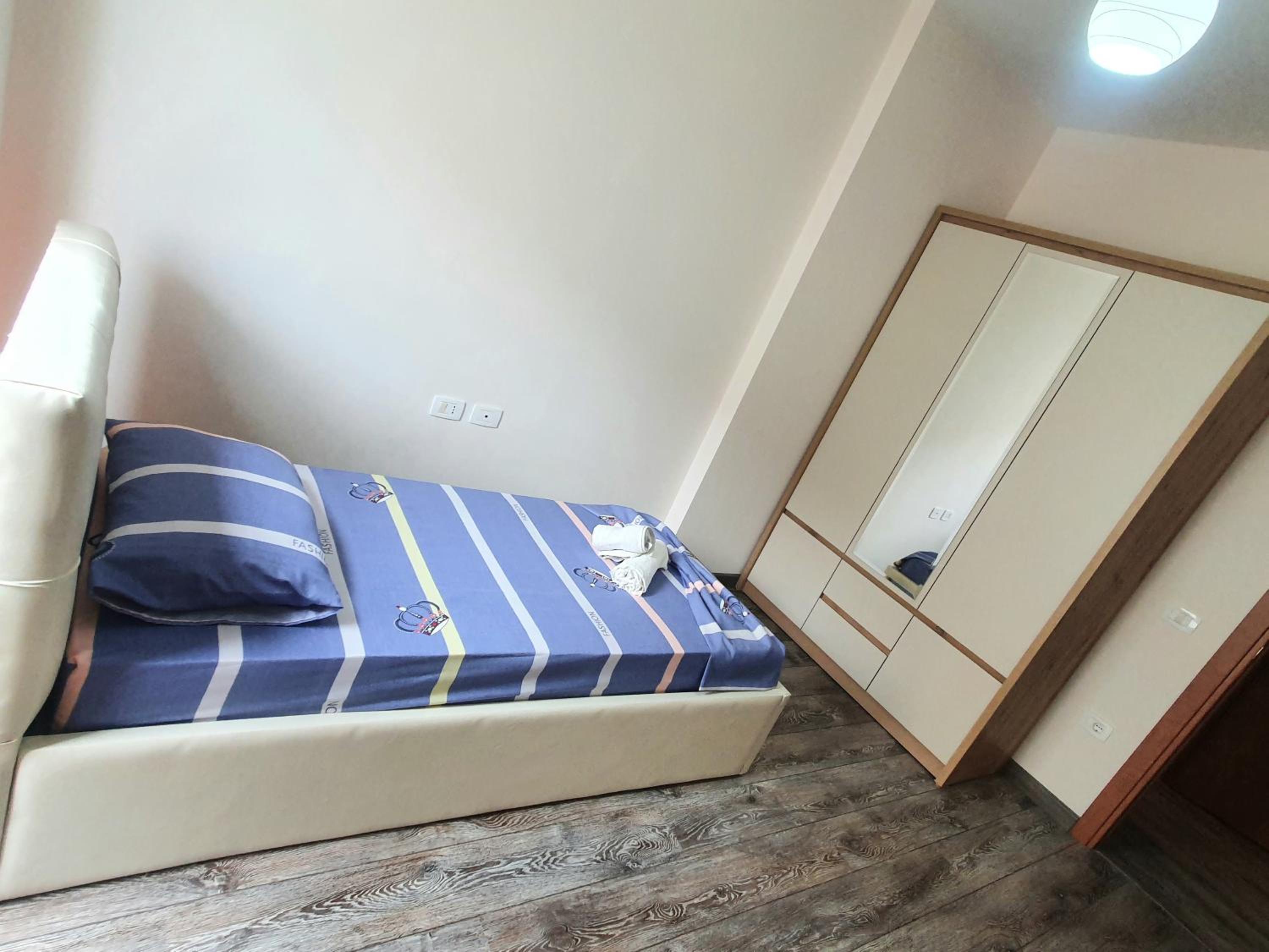 Apartament me qera Lungomare Vlore Mari