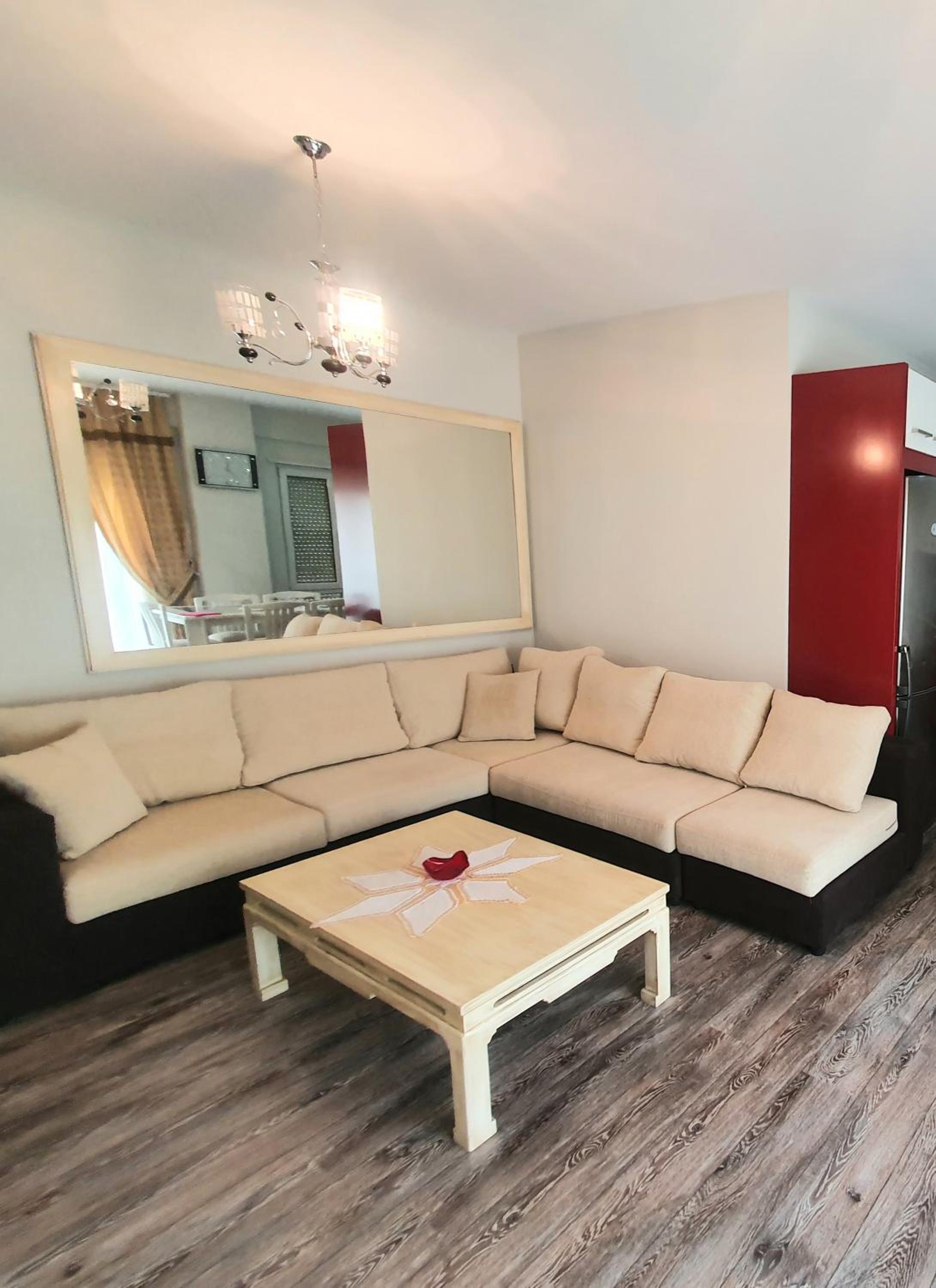 Apartament me qera Lungomare Vlore Mari