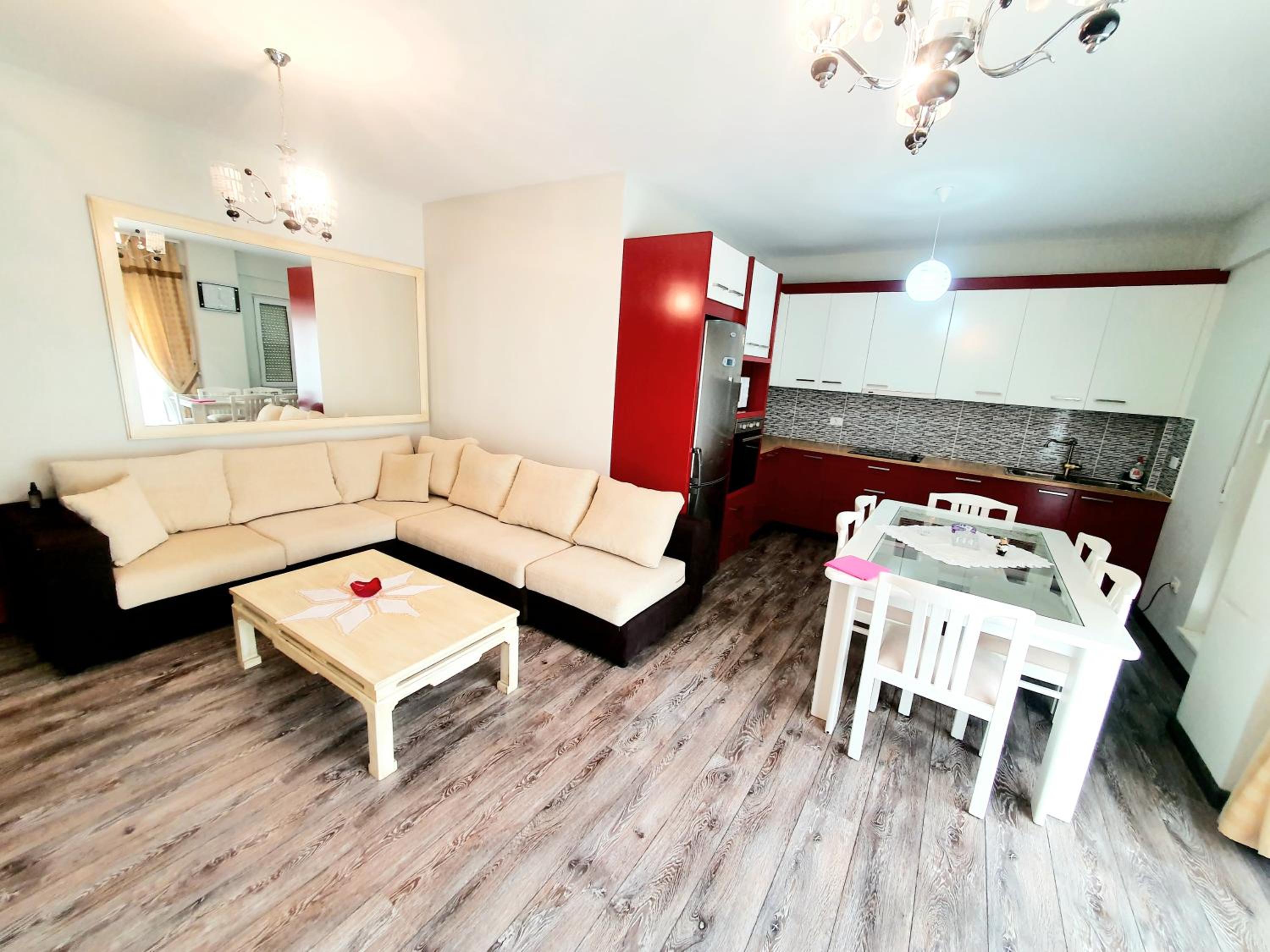 Apartament me qera Lungomare Vlore Mari