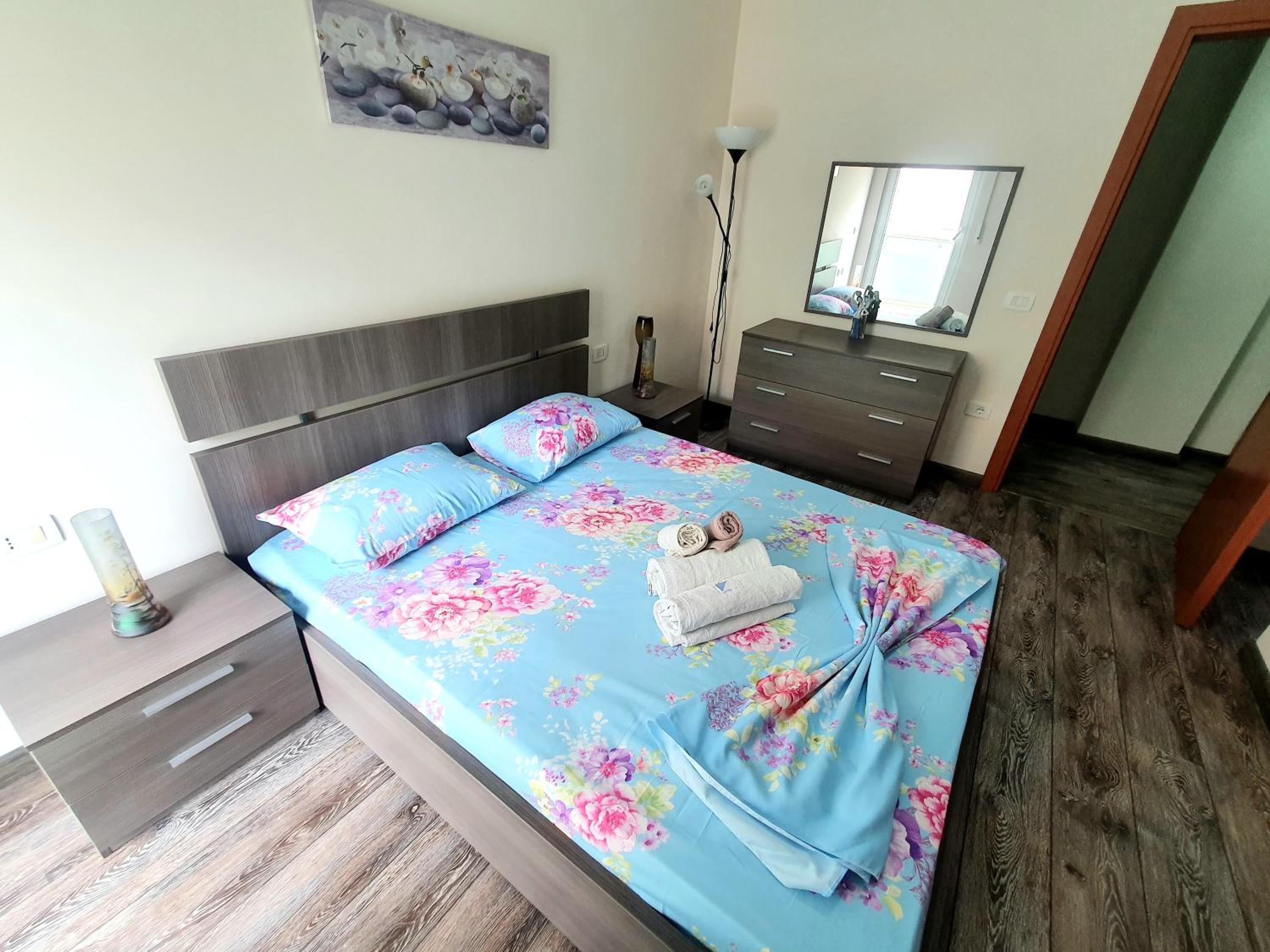 Apartament me qera Lungomare Vlore Mari