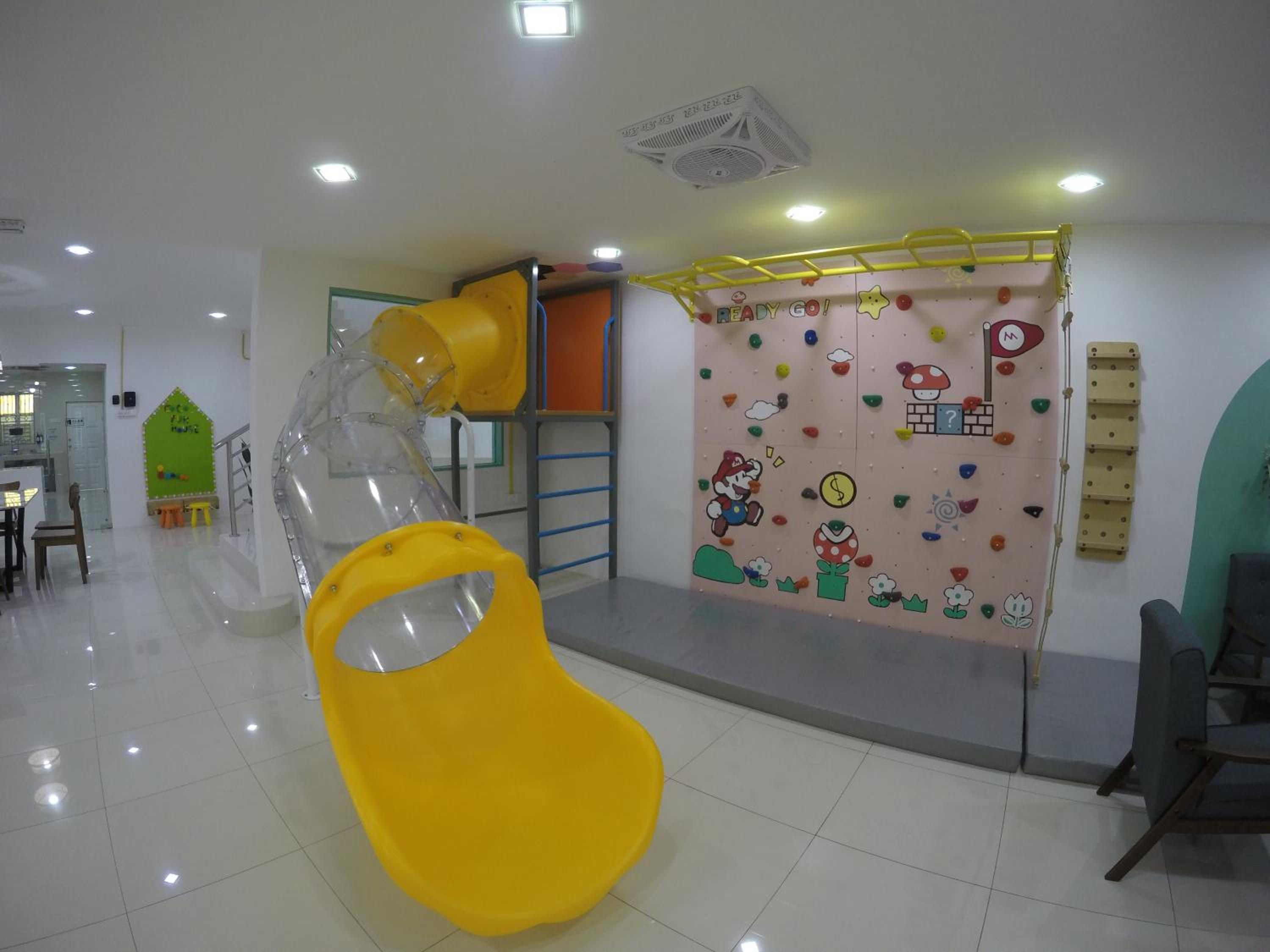 CoCo Fun House Kemaman with Pool and Bathtub photo 4