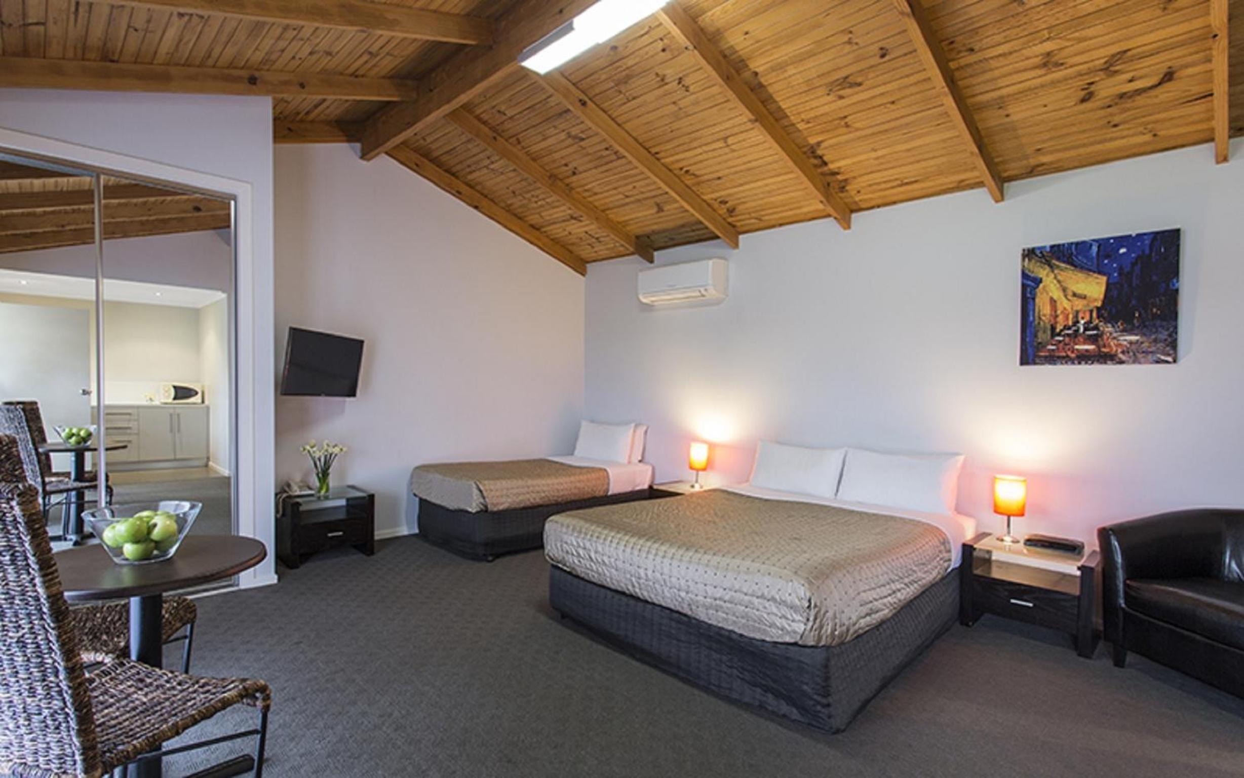 Best Western Colonial Village Motel