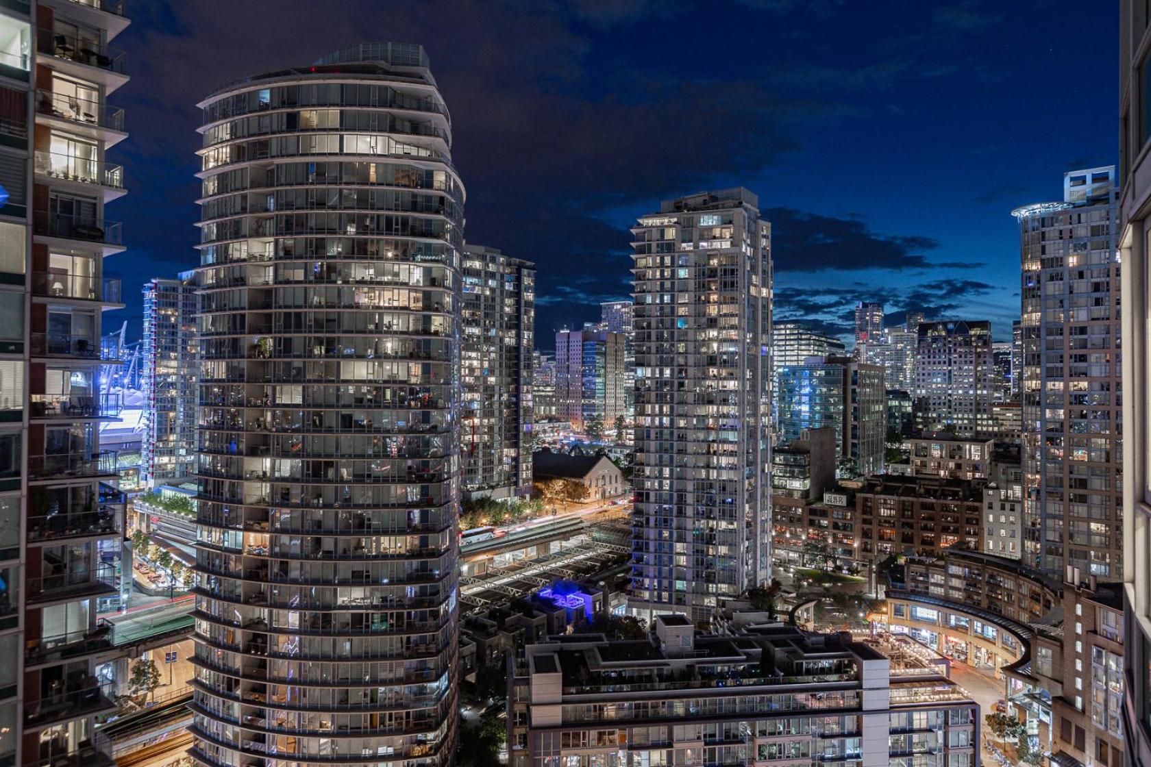 Vancouver Nest Downtown 2BR near Rogers Arena