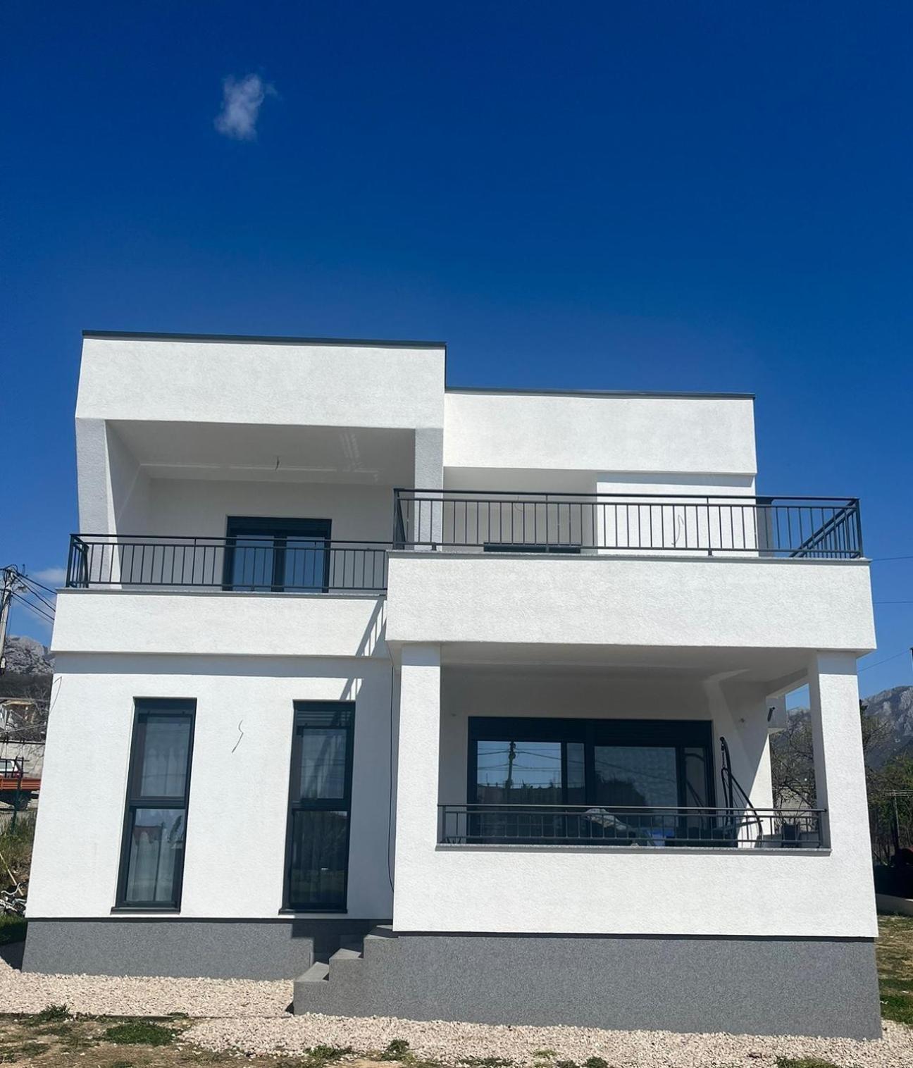 Lana apartmani