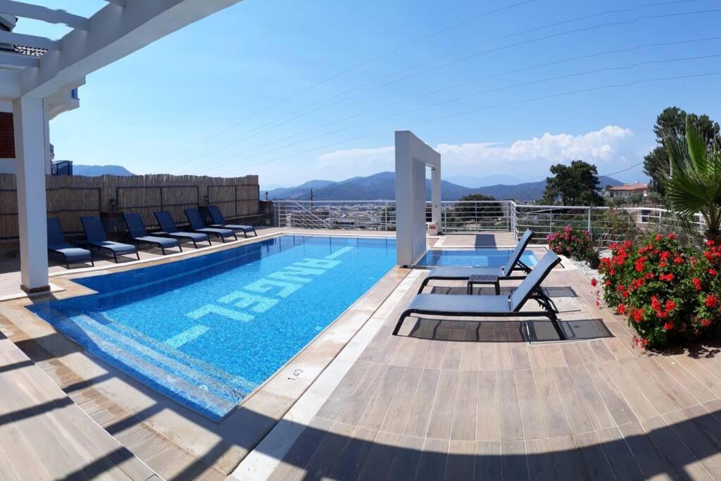 Villa Alya, spacious 4 bed villa with private pool view 4