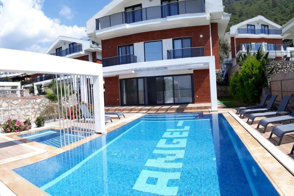 Villa Alya, spacious 4 bed villa with private pool view 5