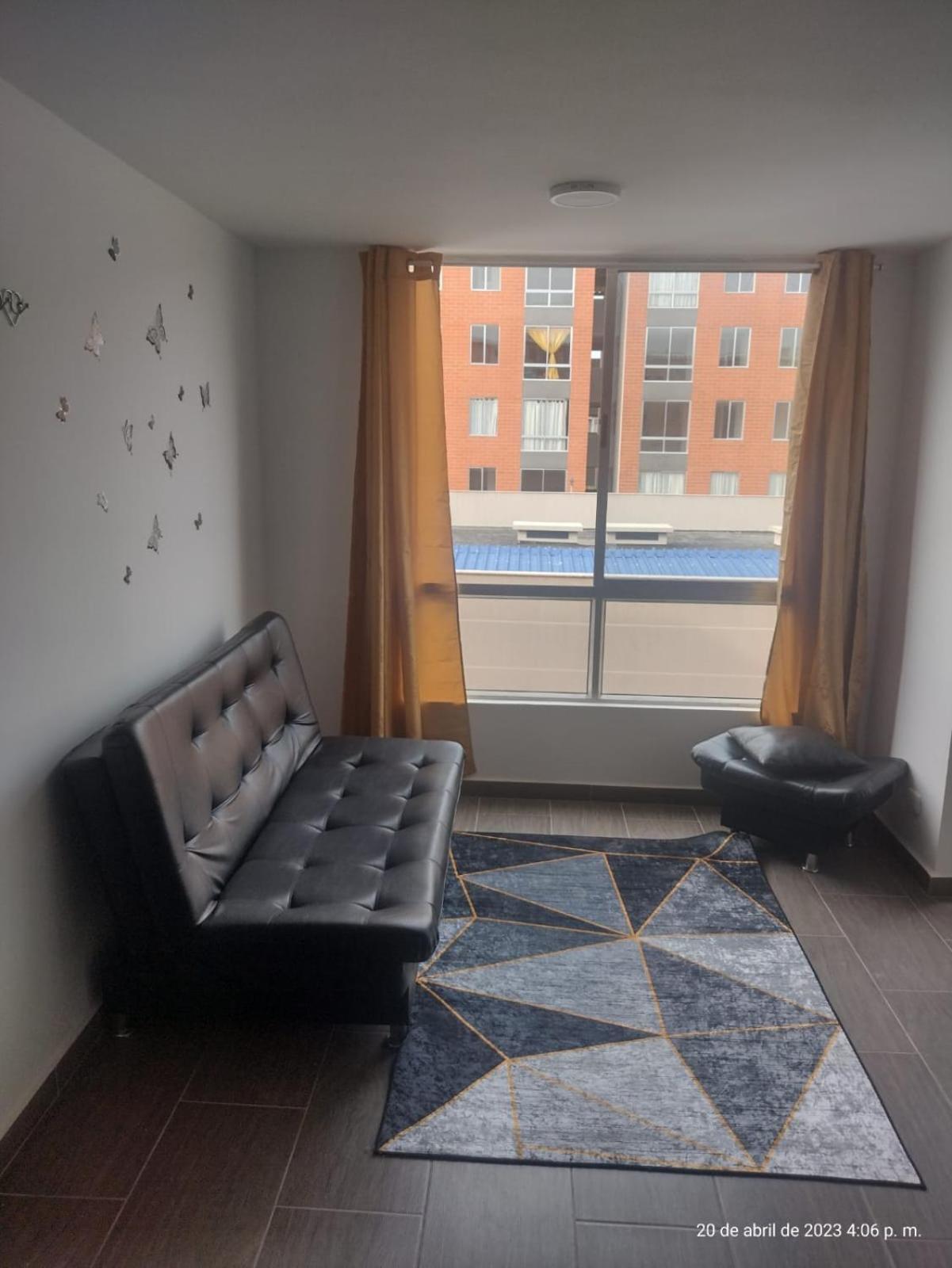 Apartamento con parqueadero y piscina
