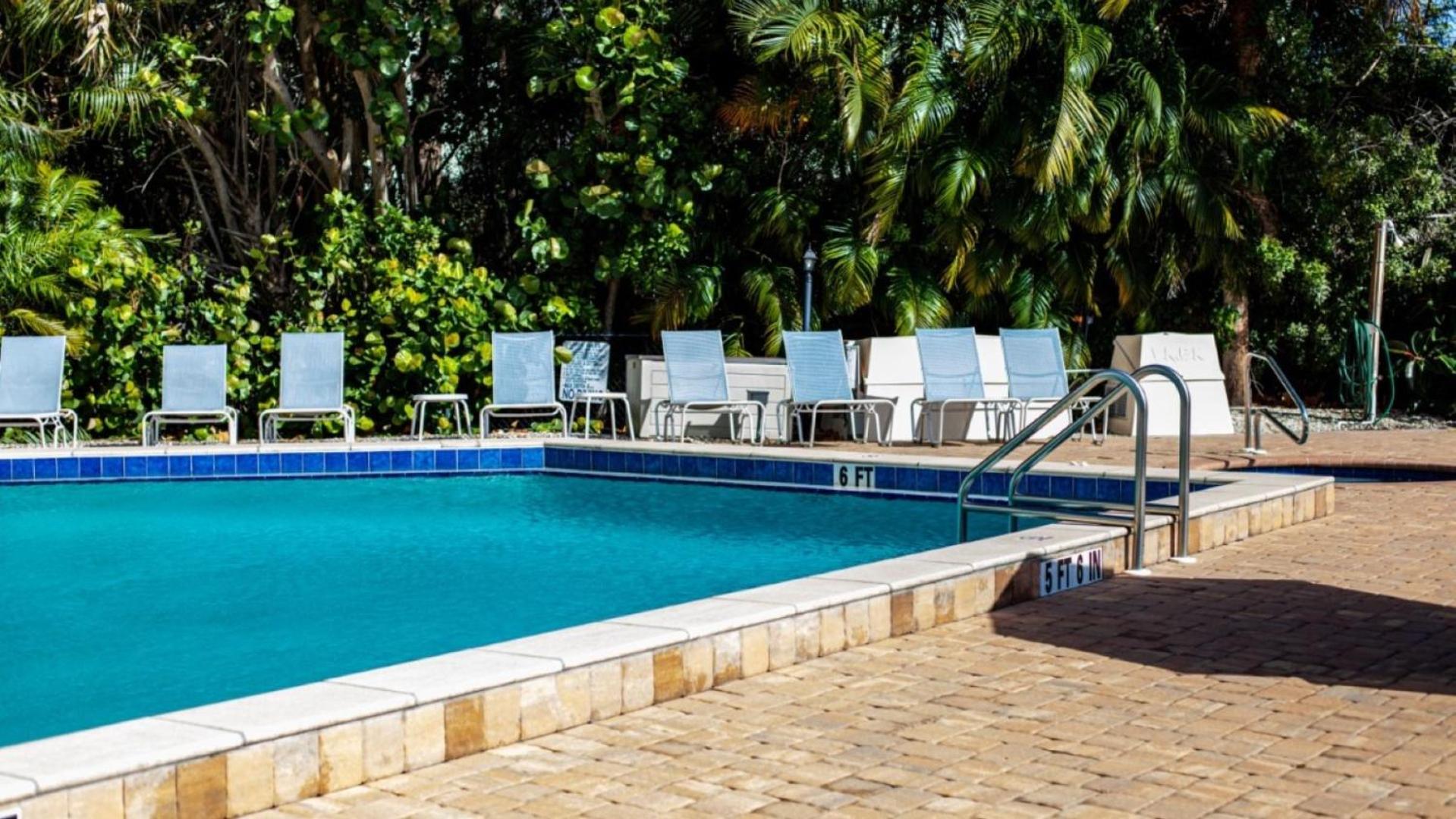 Longboat Bay Club by CoolVacay