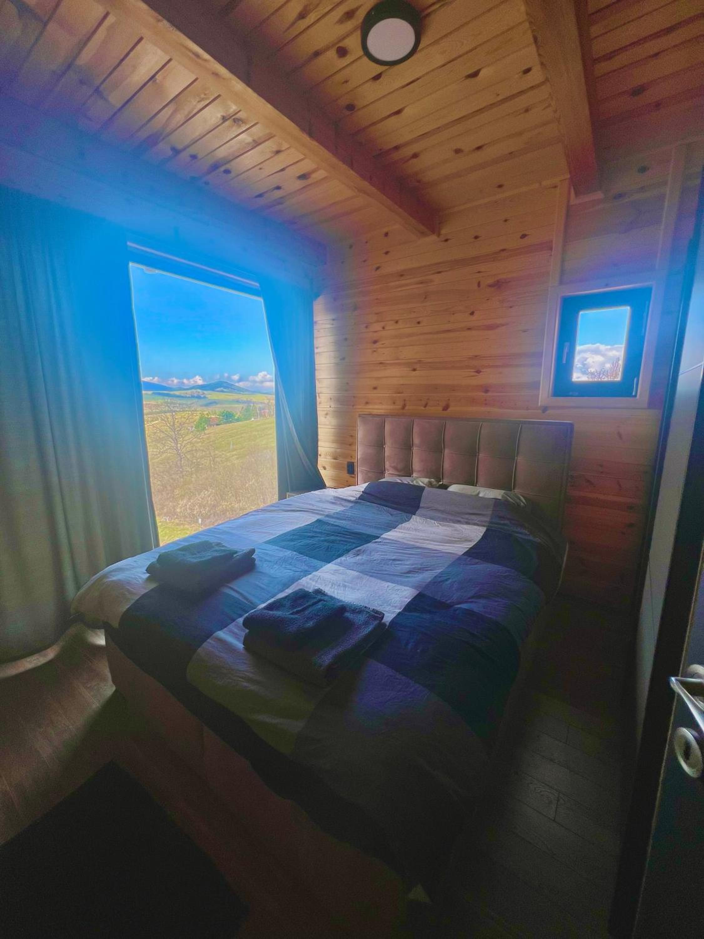 LUX PINE house view 3
