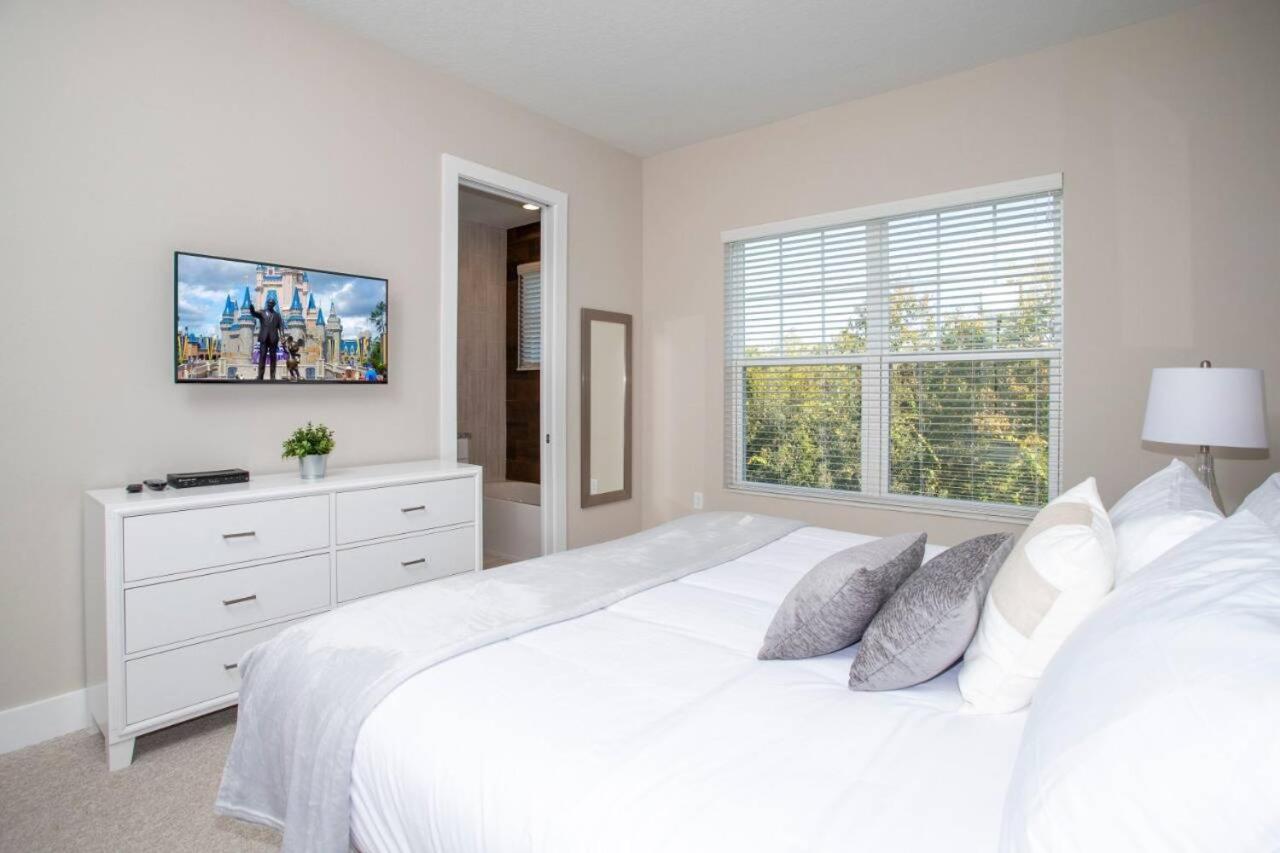 Dreamscape NEW 4 Suites Villa 5 min to Disney