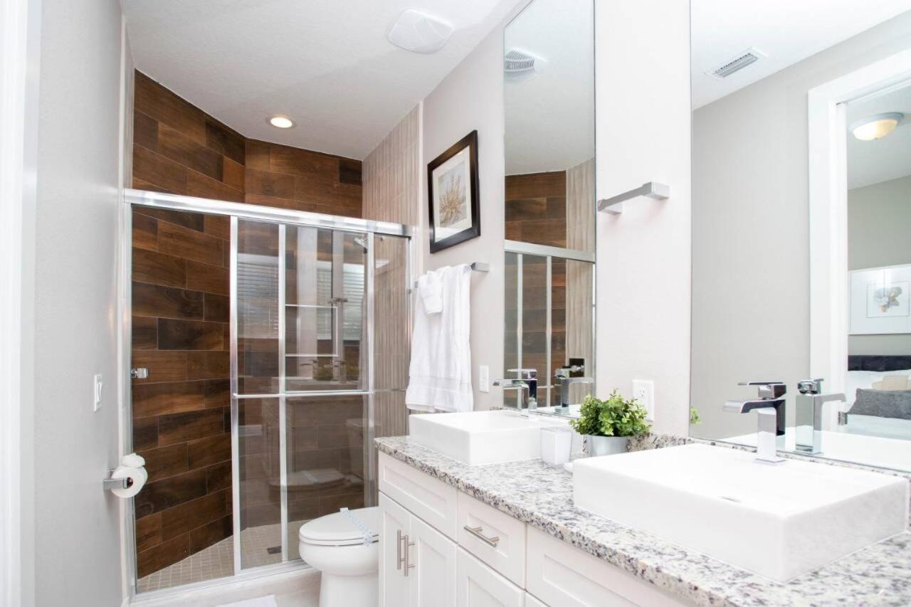 Dreamscape NEW 4 Suites Villa 5 min to Disney