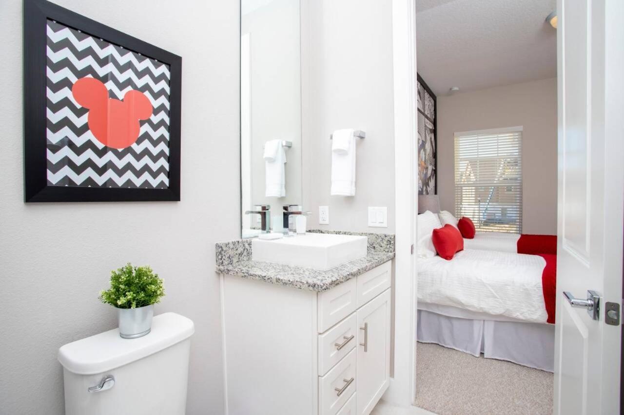 Dreamscape NEW 4 Suites Villa 5 min to Disney