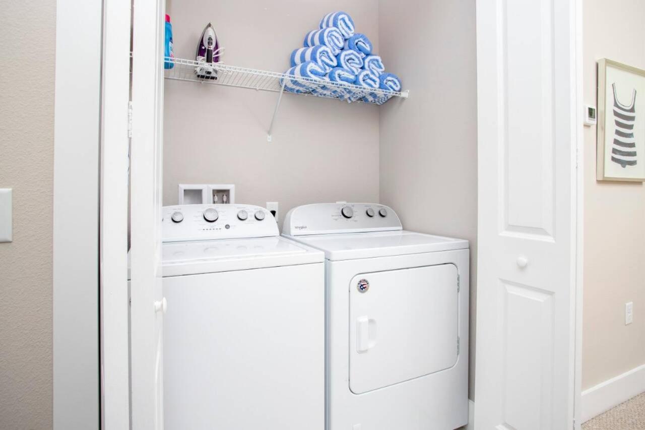 Dreamscape NEW 4 Suites Villa 5 min to Disney